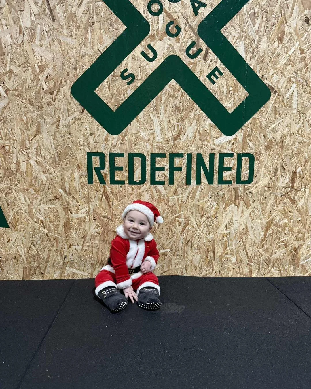 Strong starts here. Smiles come standard. 🩷🖤💪🏻
�Merry Christmas from our youngest Rogue🎅🏼

#RedefinedFitness #GymFamily #CrossFitCommunity #HYROXLife #StrongFromTheStart #FutureAthlete #BuiltByCommunity #GoodVibesOnly #cwmbran #Newport #Pontypo