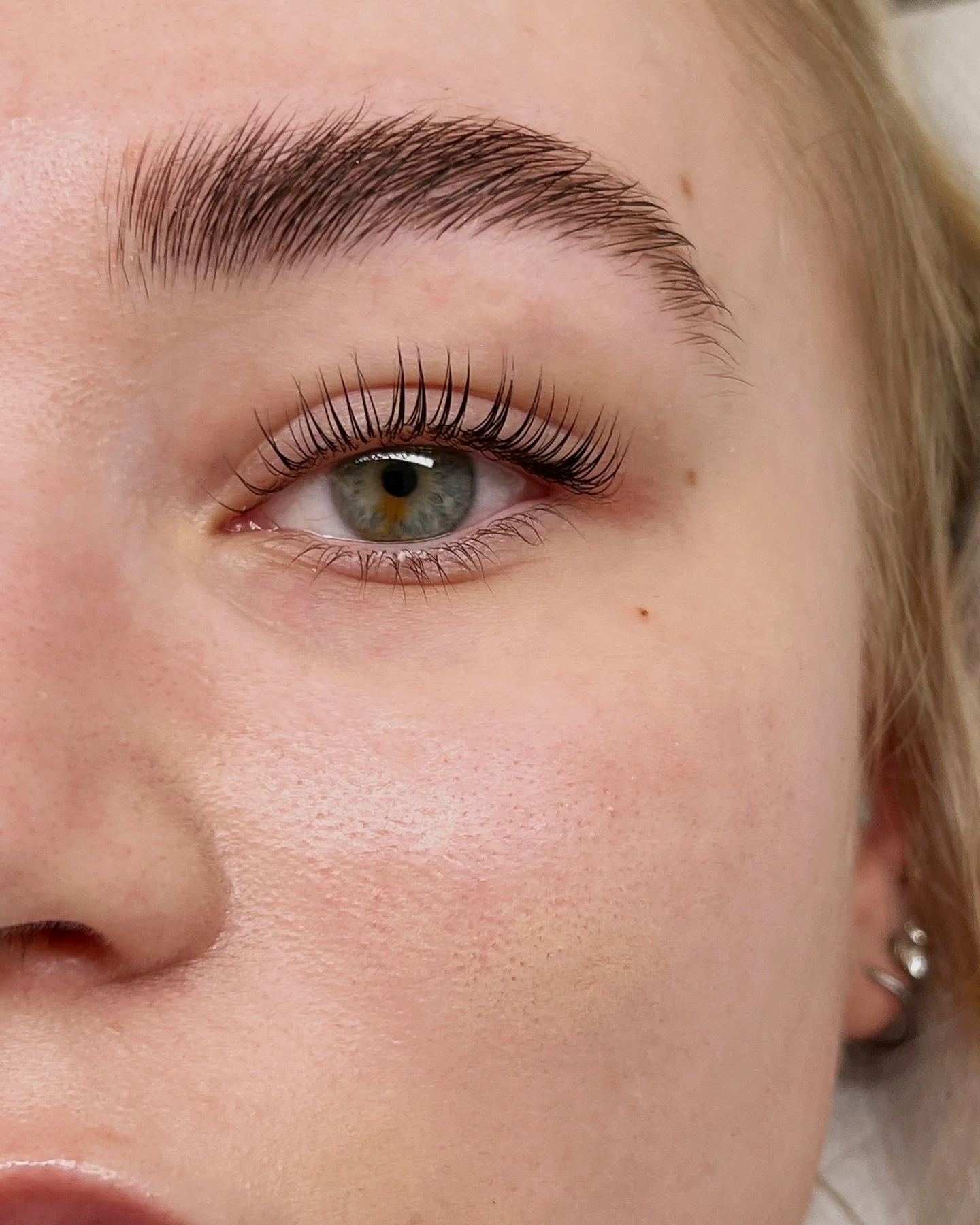 Muutama mun tekem&auml; lashlift🩷
📍Albertinkatu 44 
#lashesbyharriet
