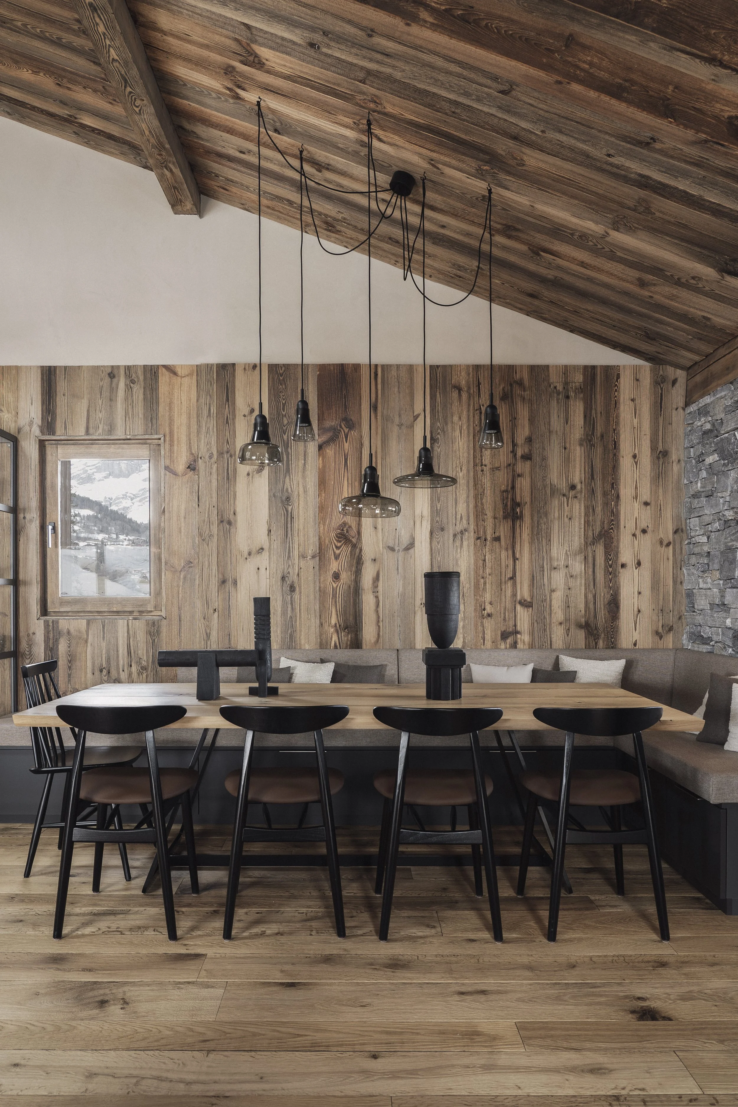 LENSEMBLIER-DECORATION-LYON-MEGEVE-COMBLOUX-SHOWROOM-MOBILIER-CONTEMPORAIN-1 11.jpg