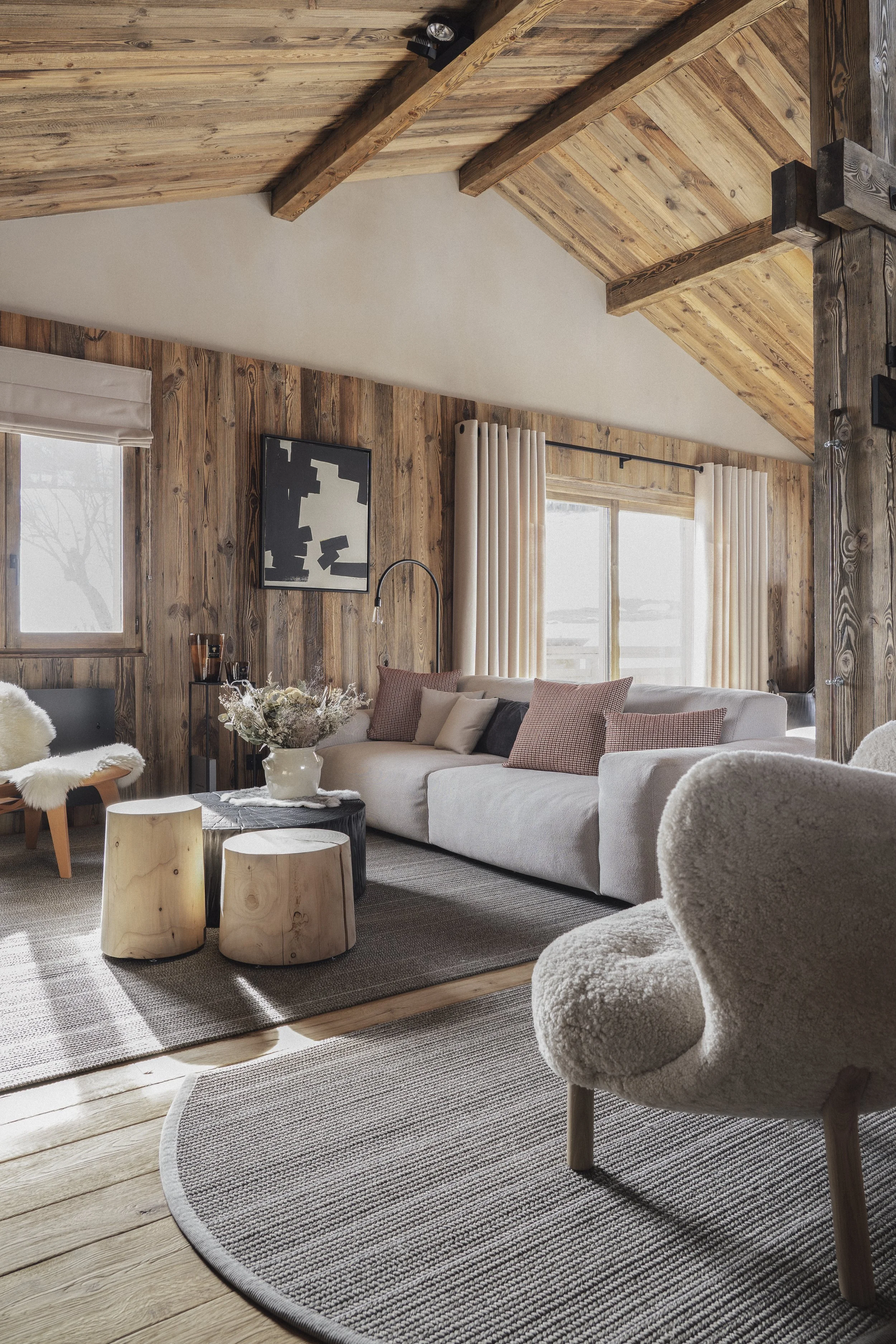 LENSEMBLIER-DECORATION-LYON-MEGEVE-COMBLOUX-SHOWROOM-MOBILIER-CONTEMPORAIN-1 4.jpg