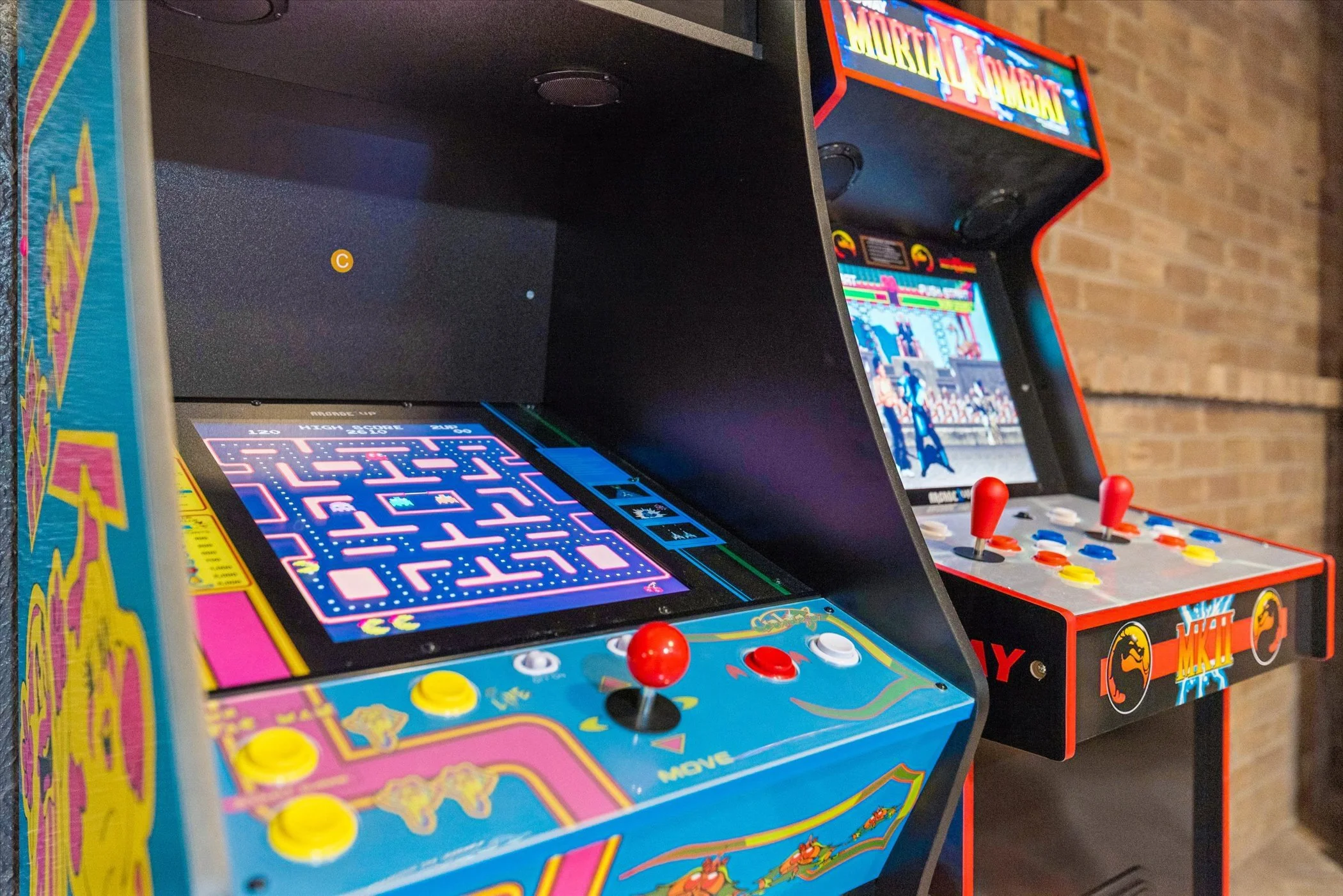 124-124-4928 Airport Hwy-WindowStill-Photography.jpg