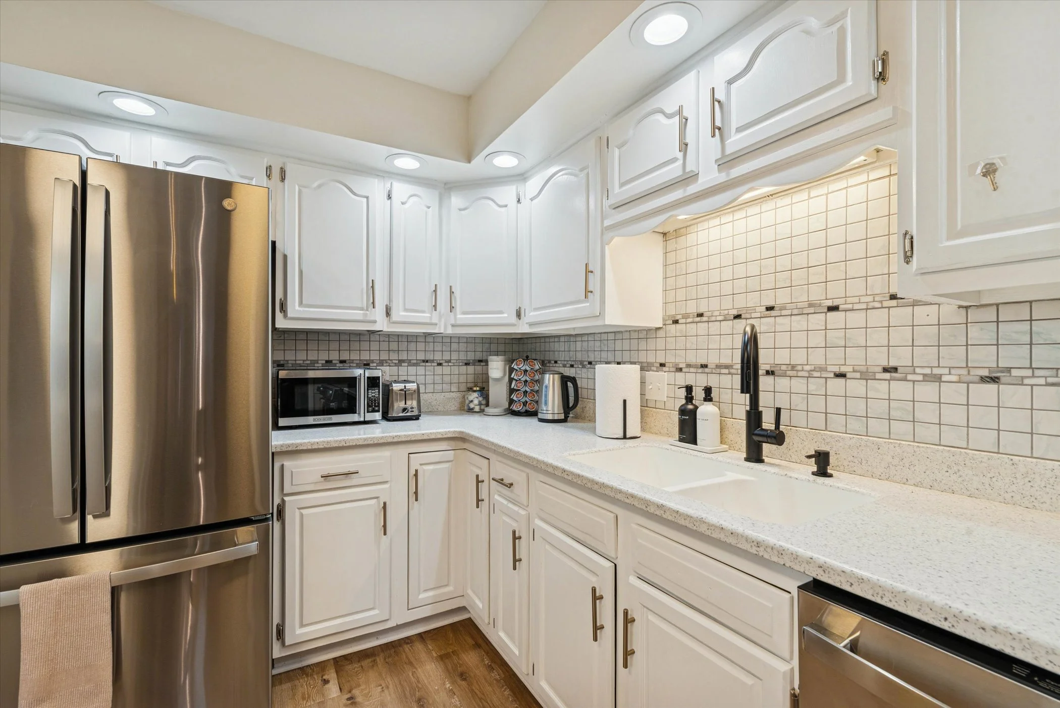 030-030-4928 Airport Hwy-WindowStill-Photography.jpg