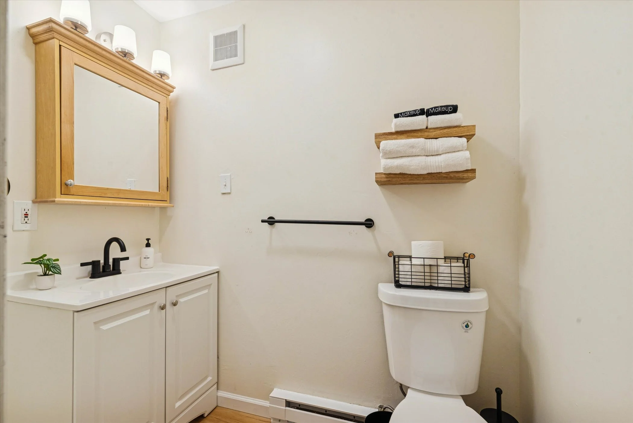 038-038-4928 Airport Hwy-WindowStill-Photography.jpg