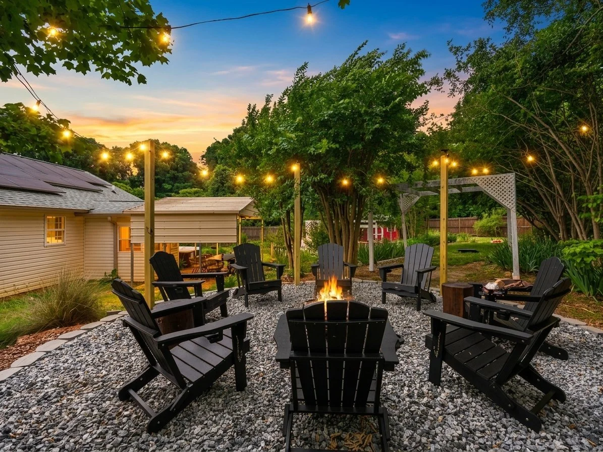 teeco-stays-10-backyard-fire-pit-dusk.jpg