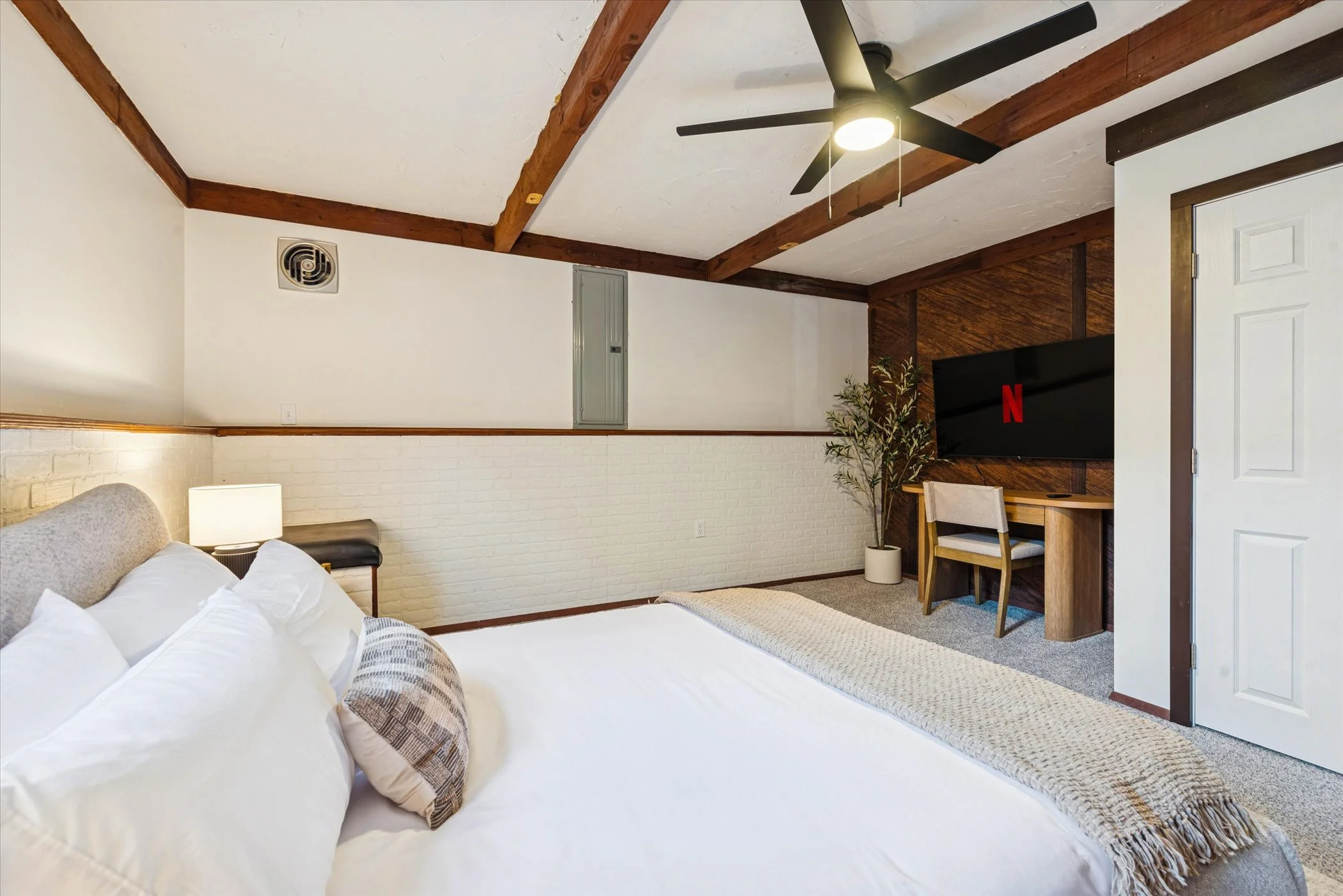 051-051-4928 Airport Hwy-WindowStill-Photography.jpg