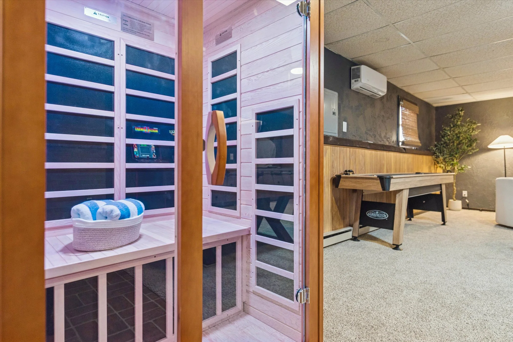 086-086-4928 Airport Hwy-WindowStill-Photography.jpg