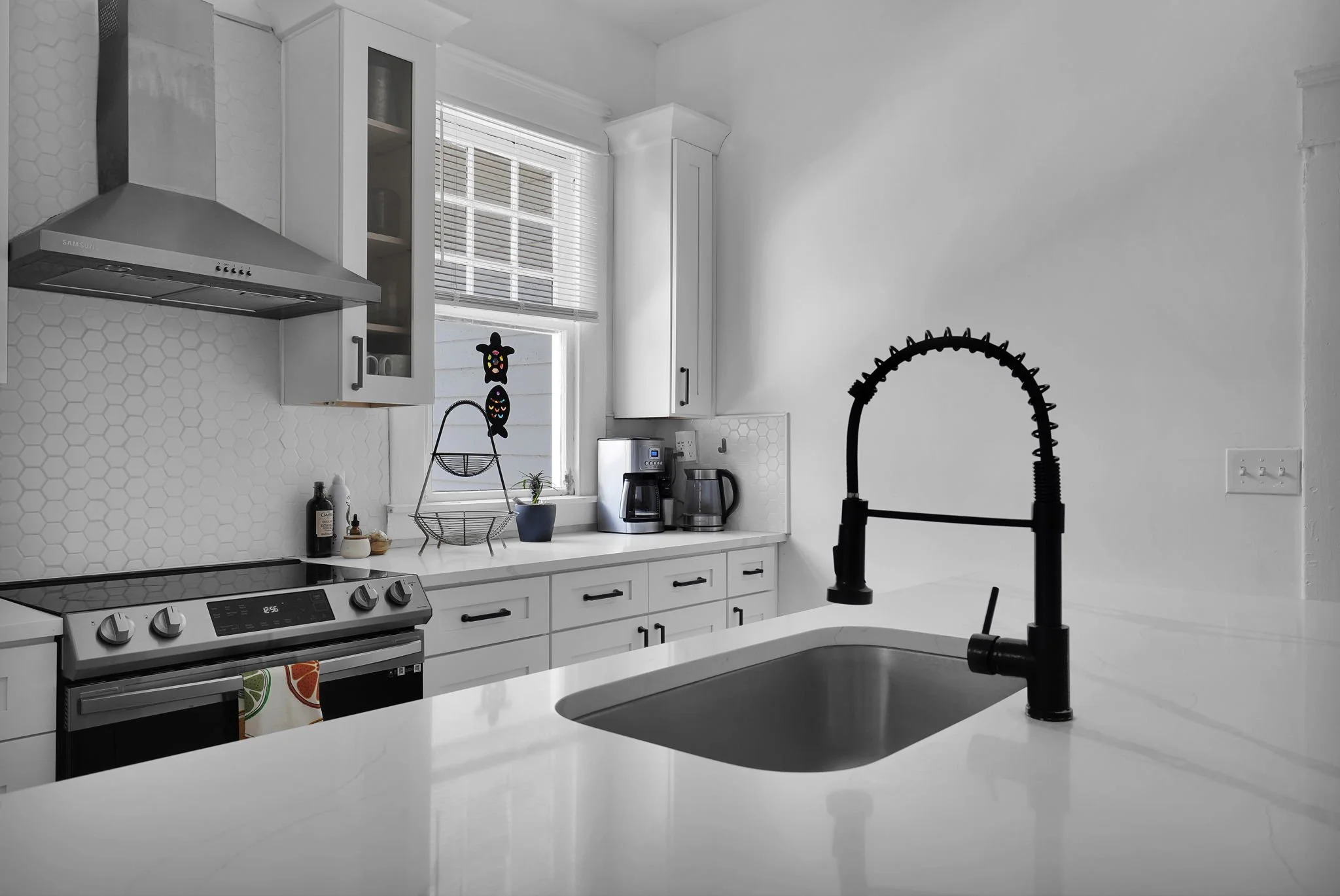 21-web-or-mls-2337 Dellwood_021.jpg