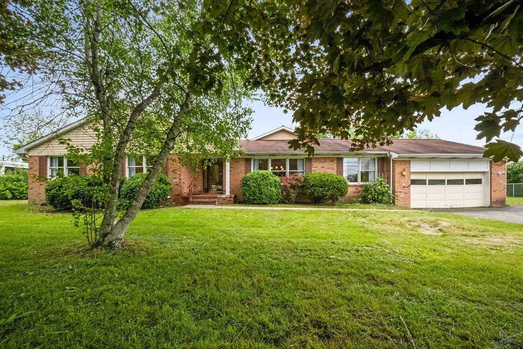814GatewoodRoad3.jpg