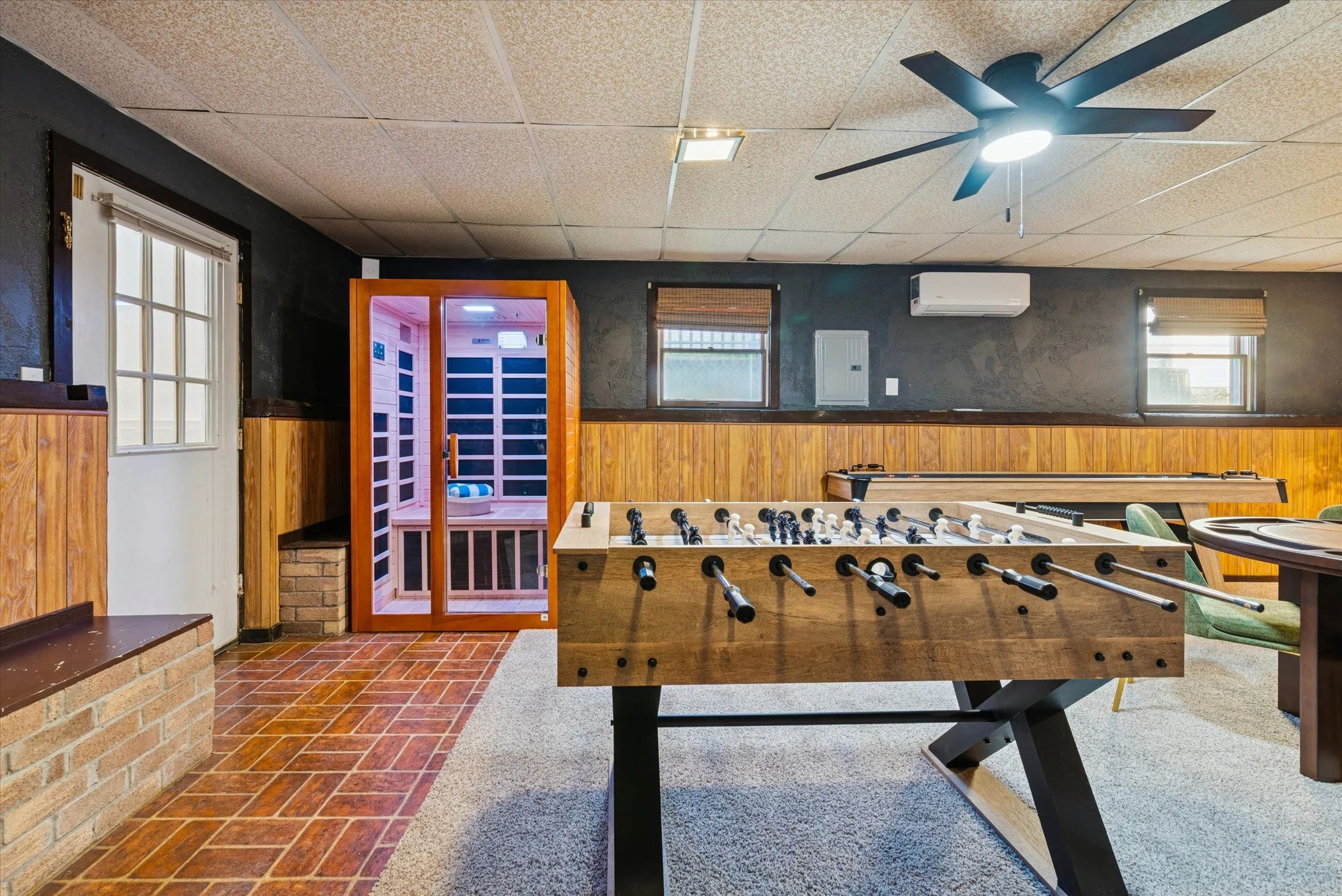 083-083-4928 Airport Hwy-WindowStill-Photography.jpg