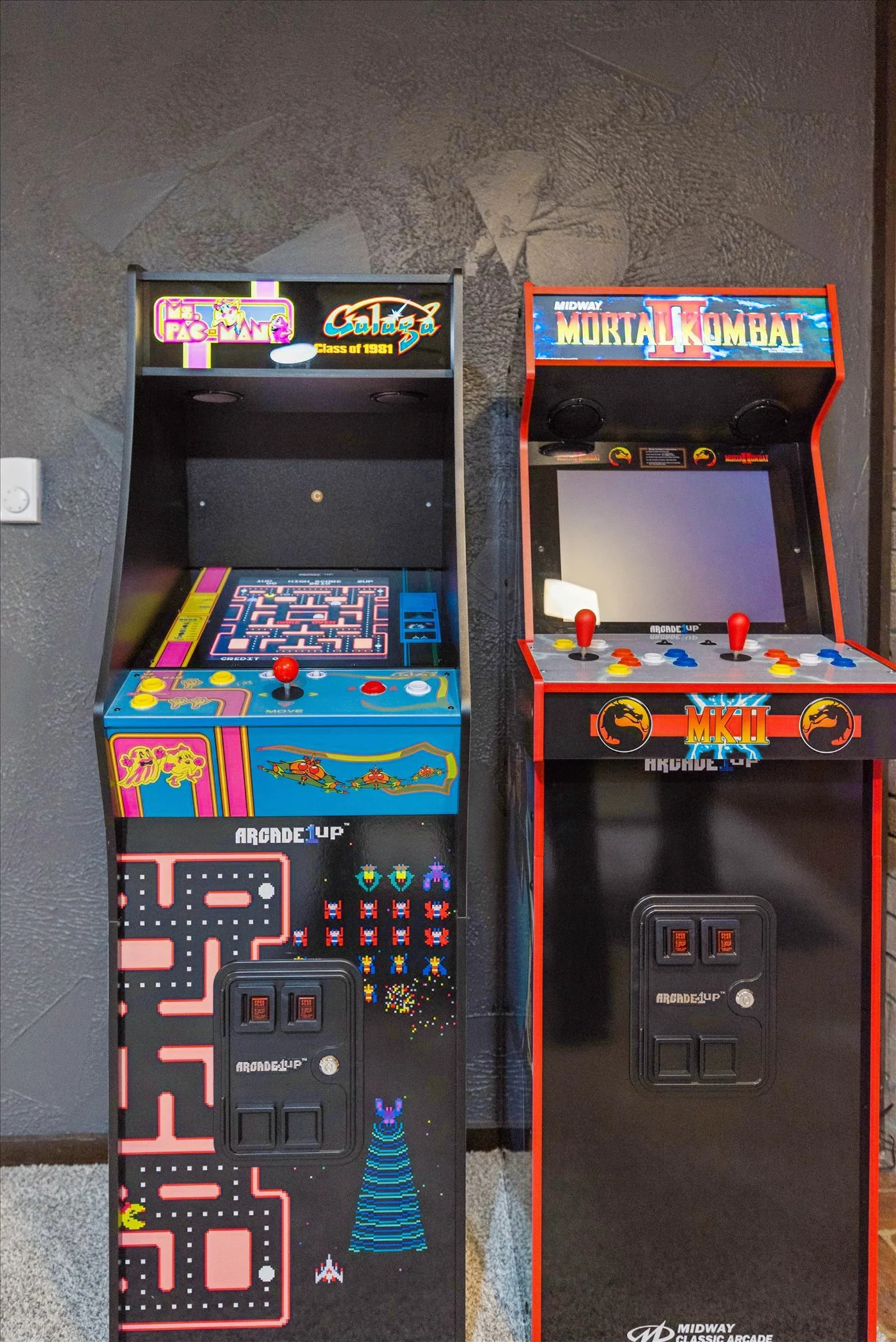 087-087-4928 Airport Hwy-WindowStill-Photography.jpg