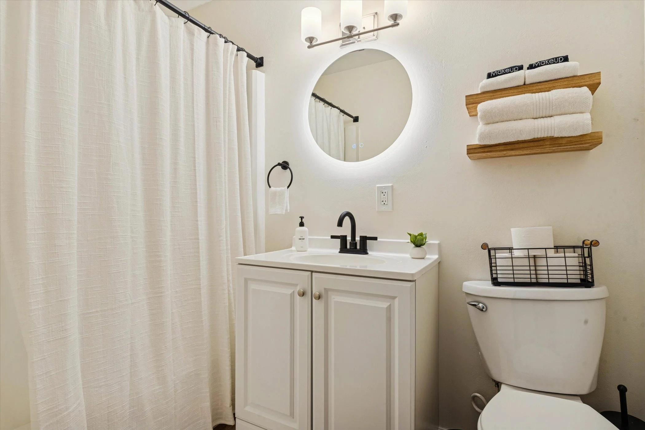 069-069-4928 Airport Hwy-WindowStill-Photography.jpg