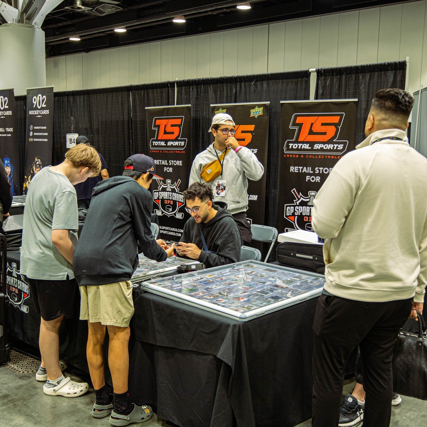 Looking back on the VanCity Card Show in September 🤍

A weekend full of good vibes, great conversations, and a shared love for the hobby. So many memories made, cards exchanged, and moments that remind you why the community means so much. Grateful f