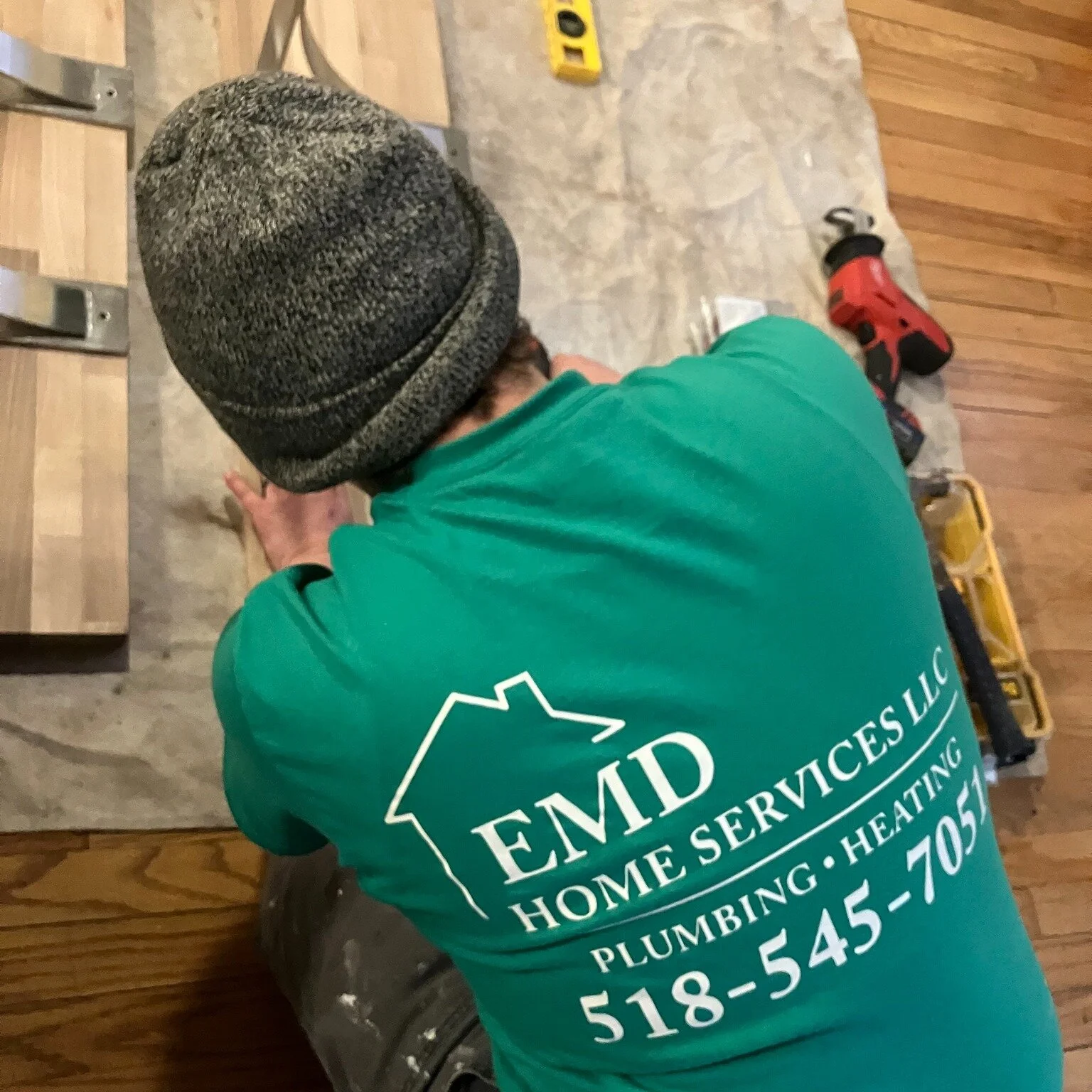 Installing over sink shelving on this project. 🚰🔥🪚
Licensed and Insured
Contact us via text or call
518.545.7051
EMDplumbing.com

#supportlocal #womanownedbusiness #localplumber #localcarpenter #plumbing #heating #carpentry #painting #albanyny 
#t