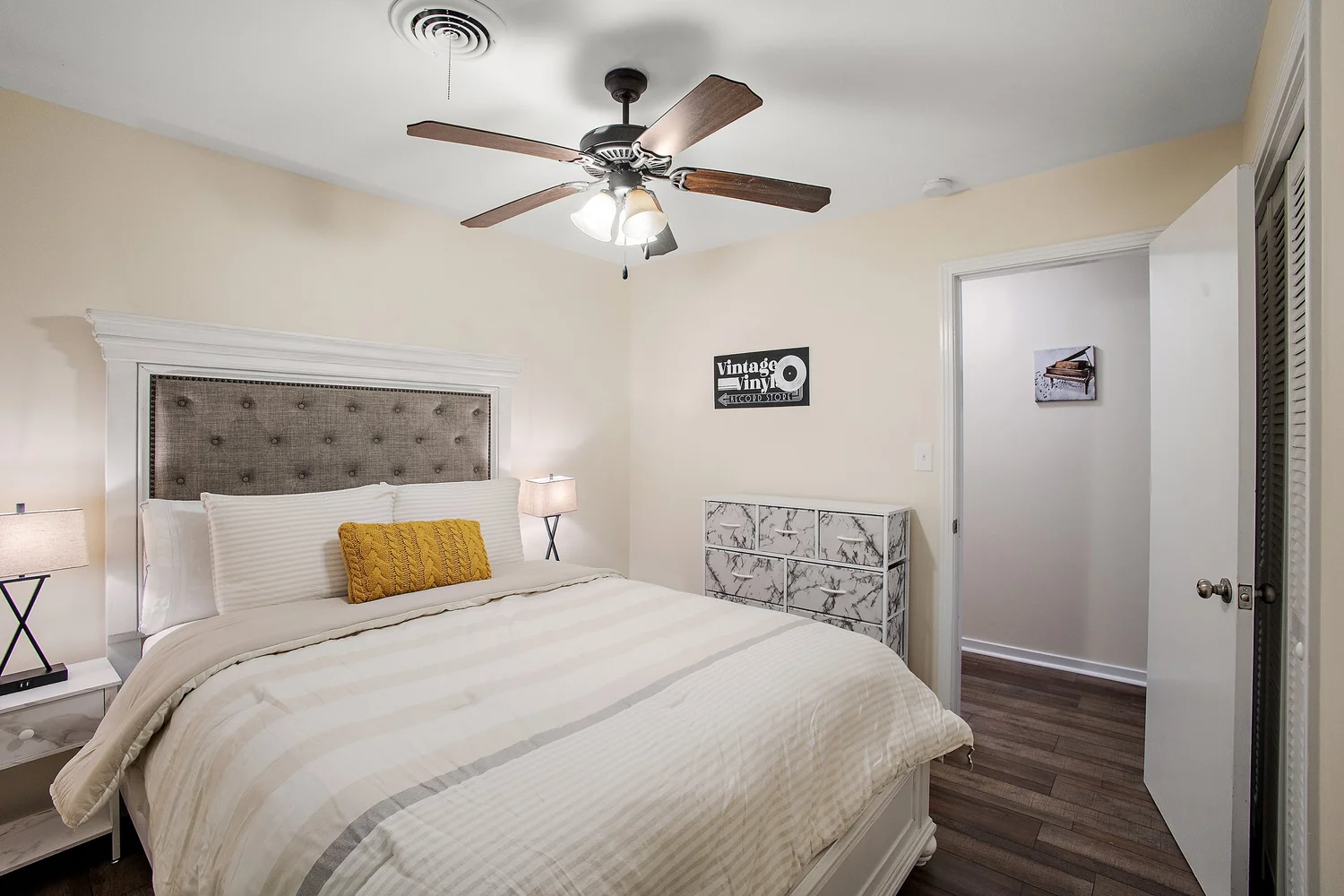 Rhythm & Snooze — Kitchen