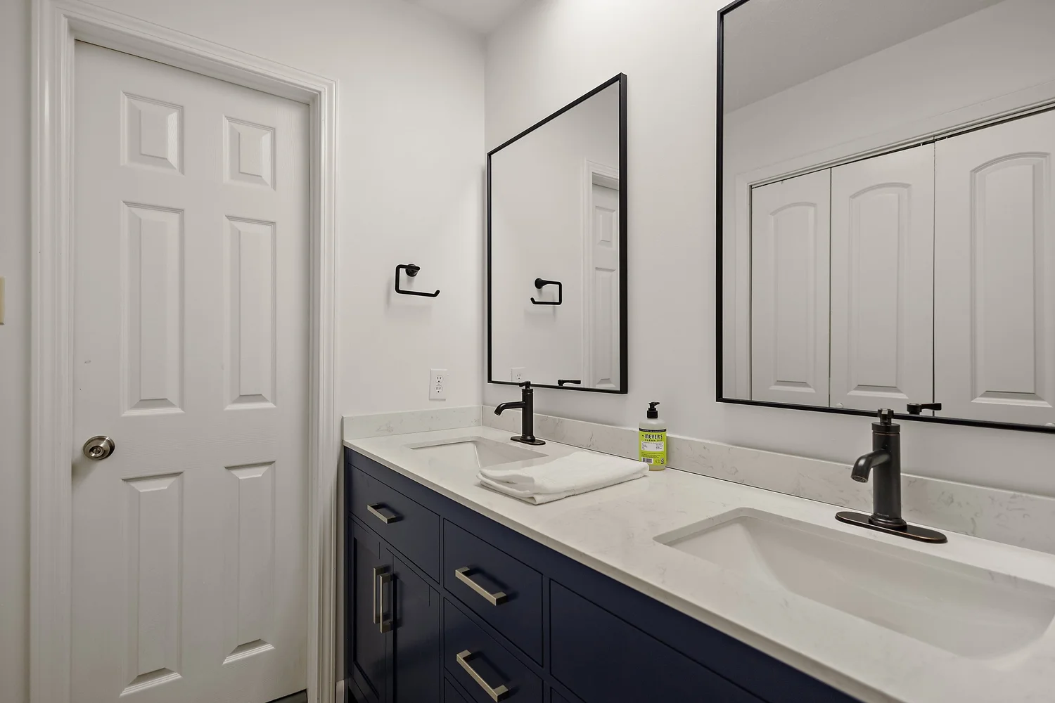 BBQ & Blues — Kitchen