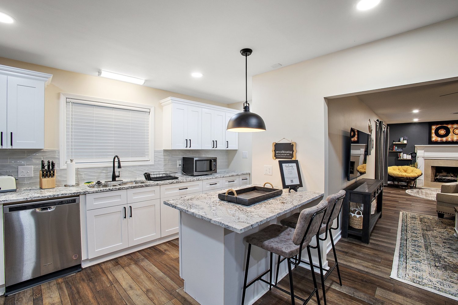 Rhythm & Snooze — Room Detail