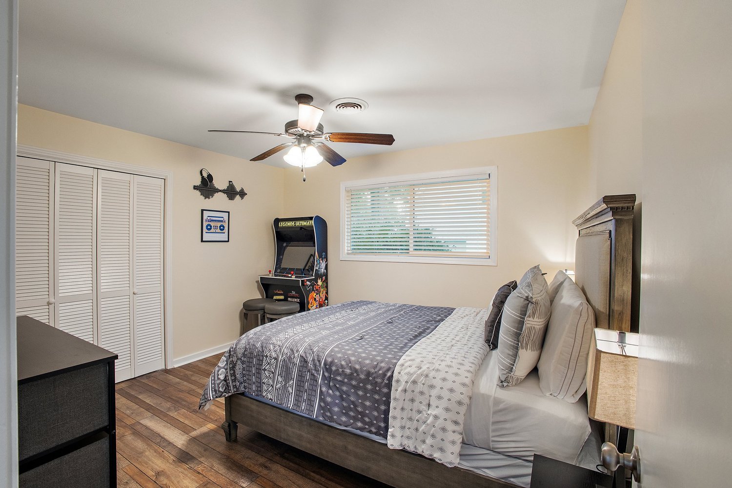 Rhythm & Snooze — Bathroom