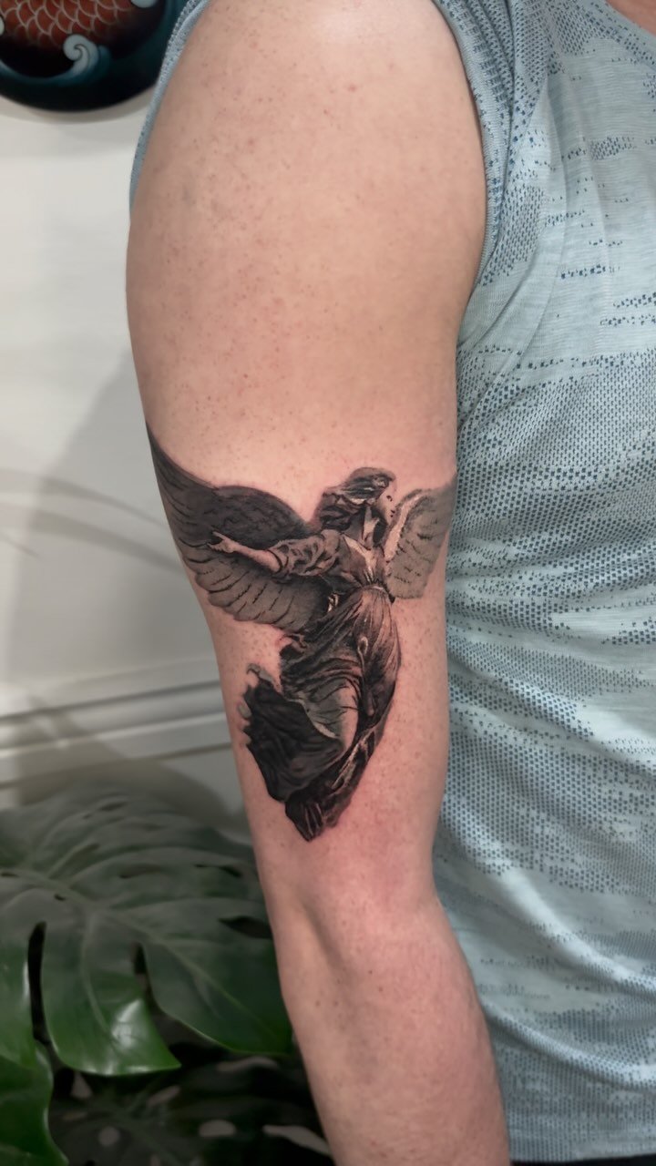 Great start to this piece for Luke. Really enjoyed this, playing with light & textures. **DM or email inkbyjord@gmail.com to book.**
Done using — @sunskintattoo
@worldfamousink
@inkjecta
@bheppo
@holymountainsupplies
@thomas