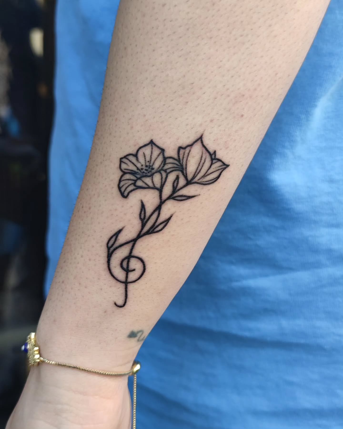 Music note and flowers
•
•
•
•
•
#musicnote #flowers #corkcity #chasingghostscork #rox__tattoo