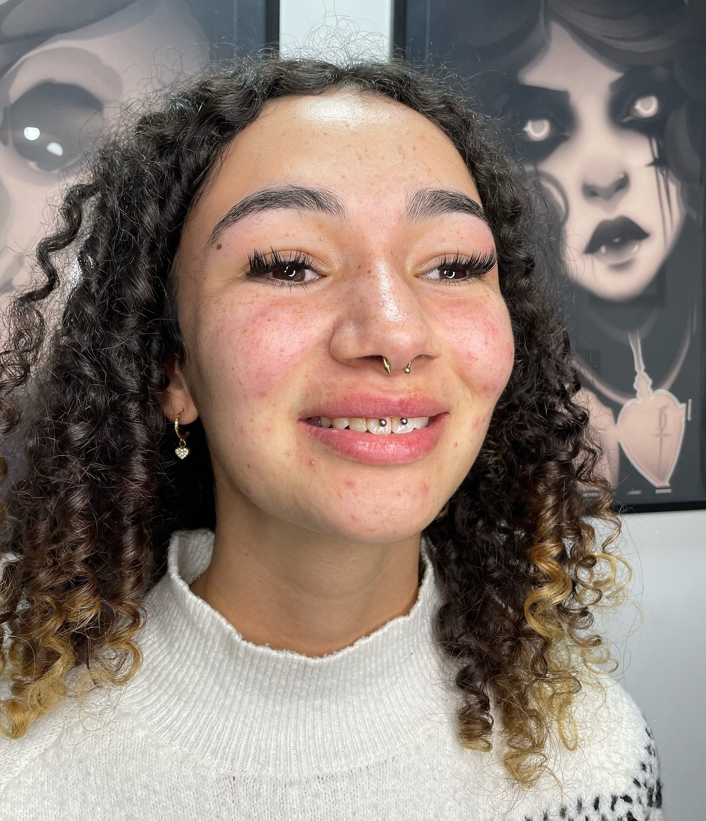 Smileys make me smile 🥰 such a simple piercing with a big effect ✨ I have space this week, dm me and we can do something cool!
.
.
.