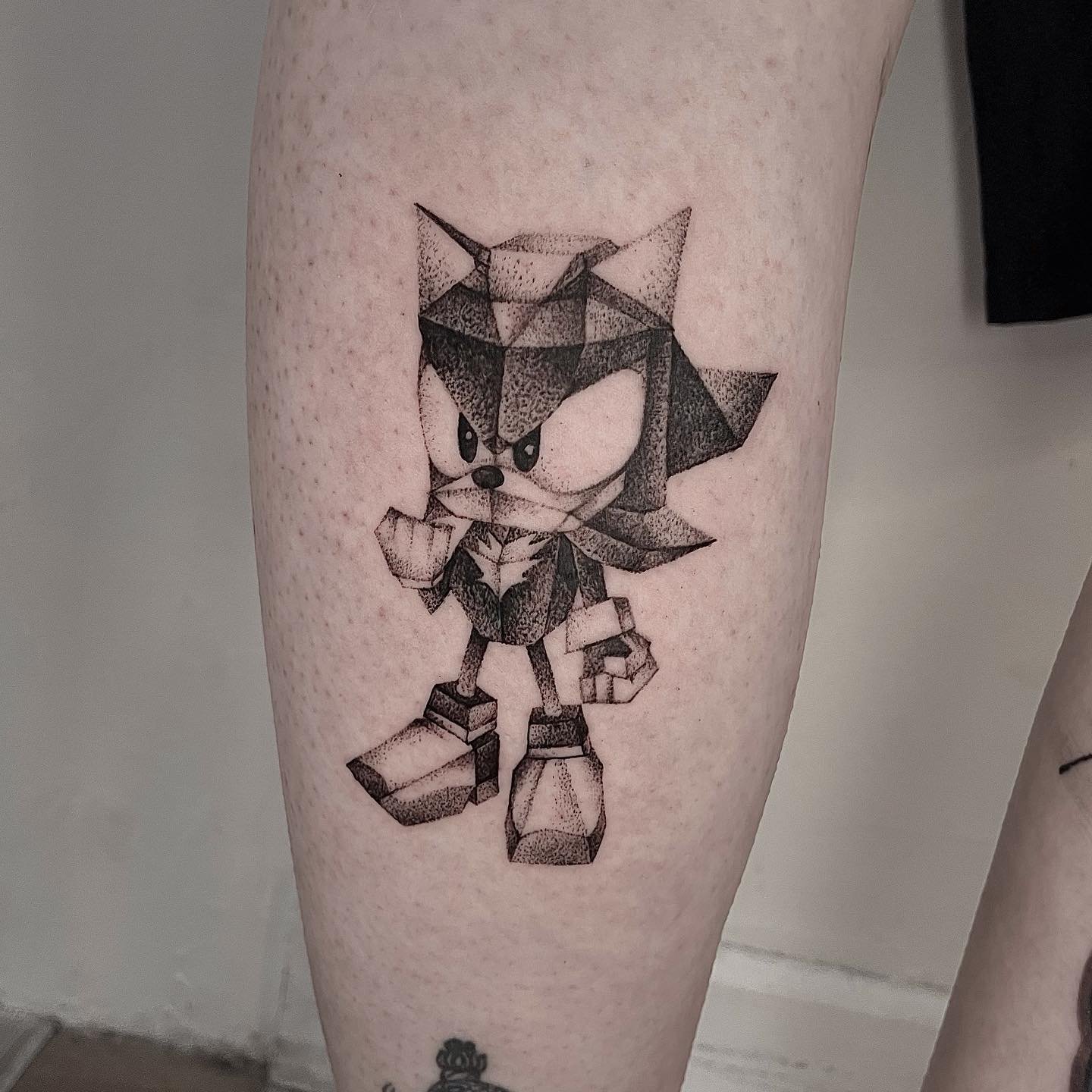 Low poly Shadow the Hedgehog for Becca!
-
Not my usual but I loved doing this one!
Done using
@butterluxe_uk
@cheyenne_tattooequipment
@kwadron_tattoo_store
@dynamiccolor
#lowpolyart #lowpolytattoo #shadowthehedgehog #sonicthehedgehog #sonicta