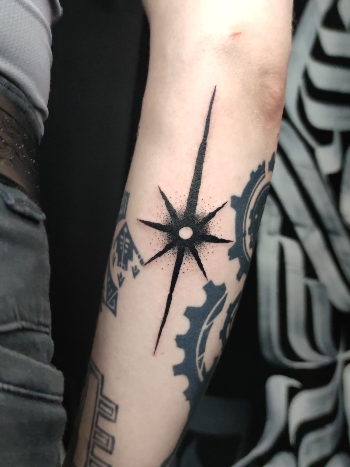 One from my flash and some custom bits designed by my client Owen.
•
•
•
•
•
#star #symbols #blackworktattoo #flashtattoo #corkcity #chasingghosts #rox__tattoo