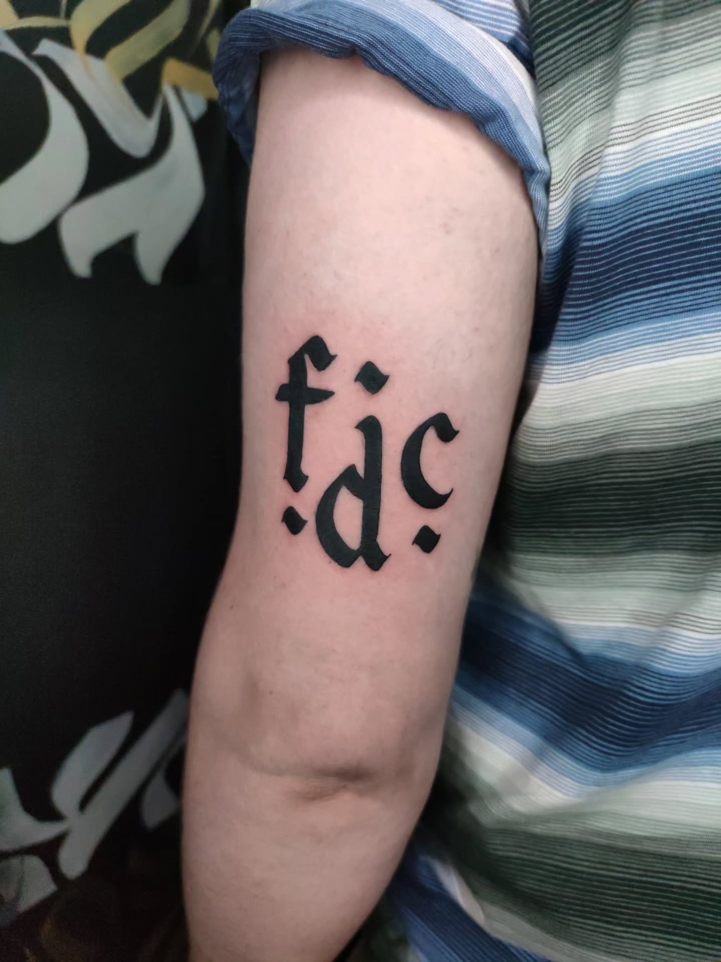 Fontaine's D.C.
•
•
•
•
•
#fontainesdc #albumart #lettering #script #corkcity #chasingghosts #rox__tattoo