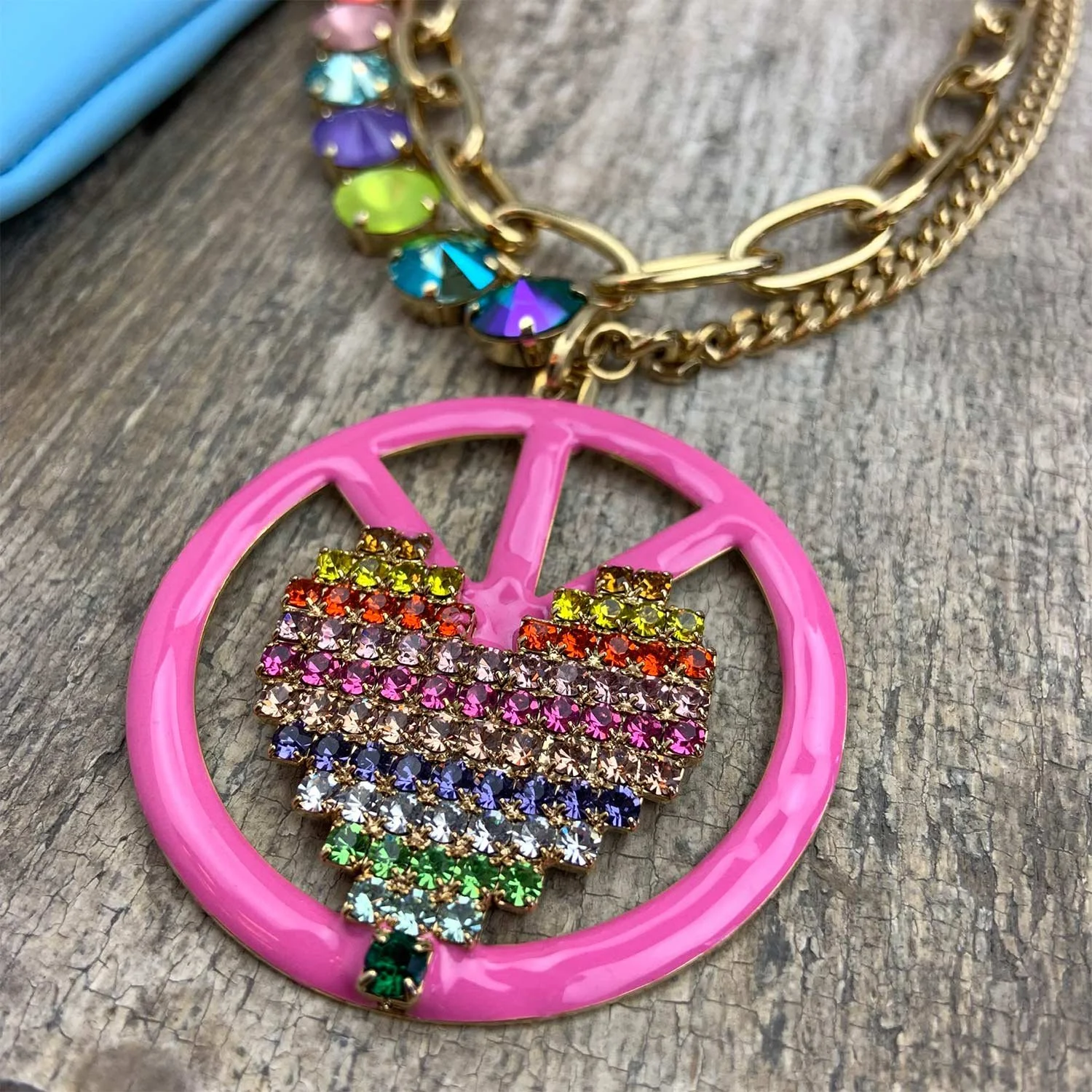 Tova Canada Jace Peace And Love Pendant Jewelry Necklace In Candy Crush