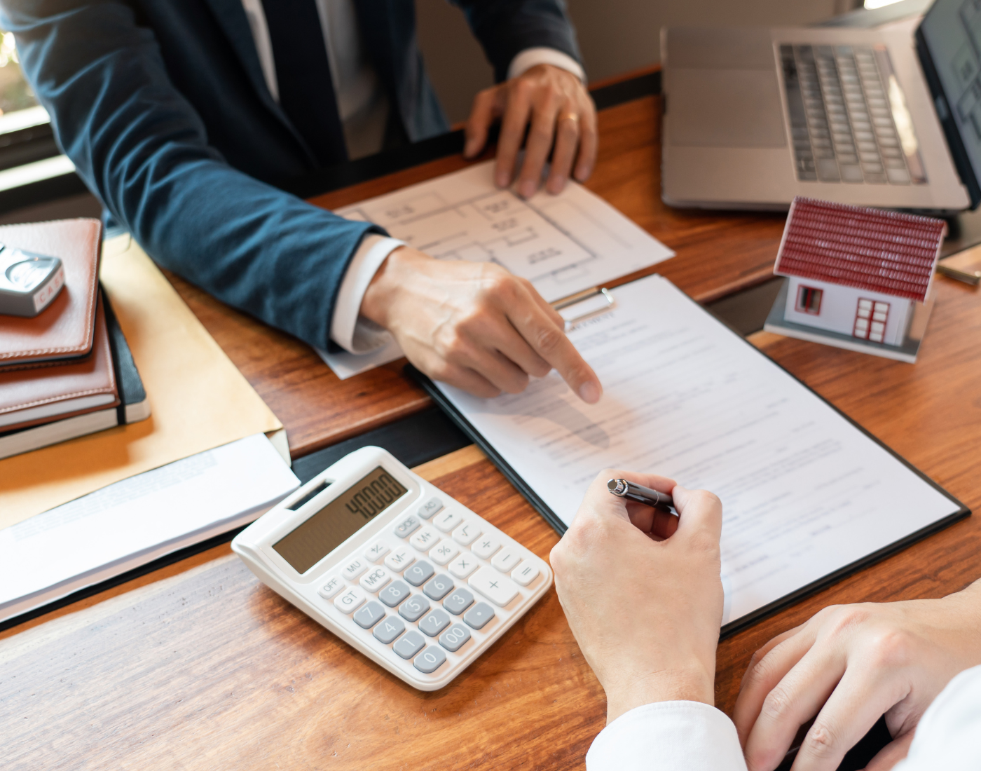 How to Handle Multiple Buyer Offers Strategically