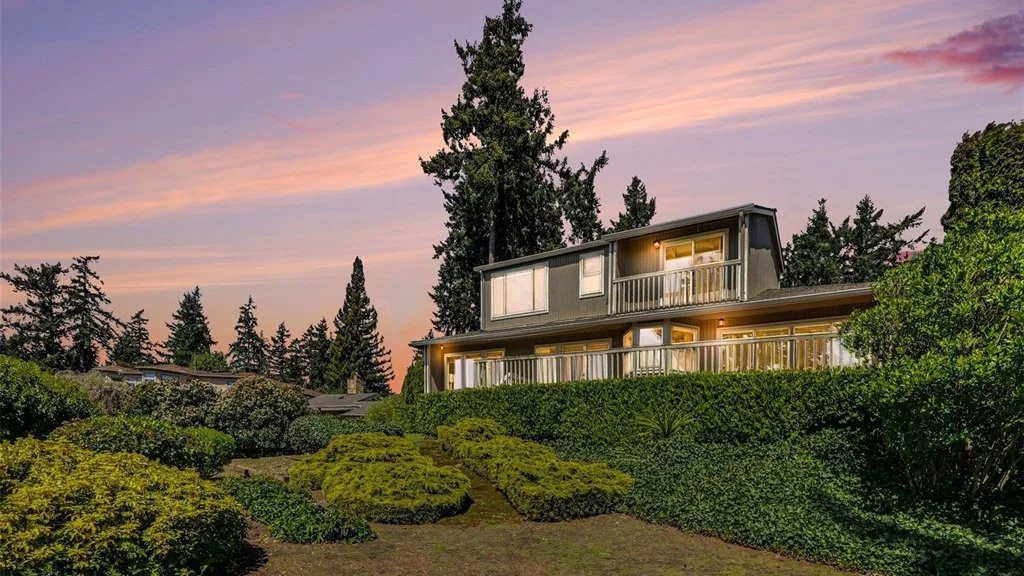 Mid-Century Modern in Juanita