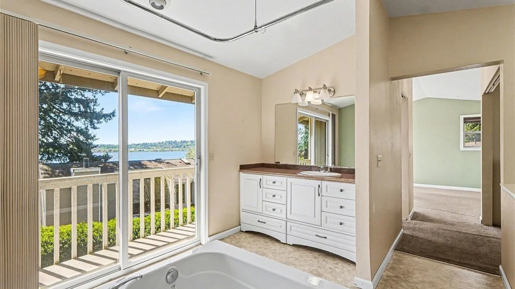 10917 80th Place NE Kirkland, WA 98034 (23).jpg
