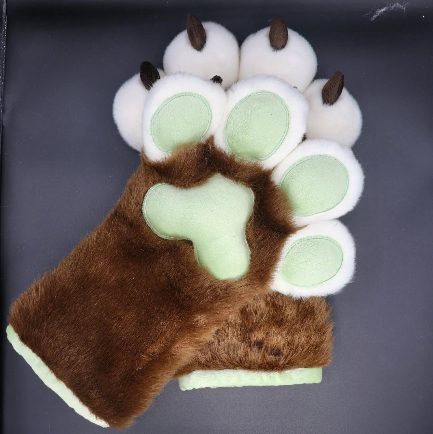handpaw pattern feral paws