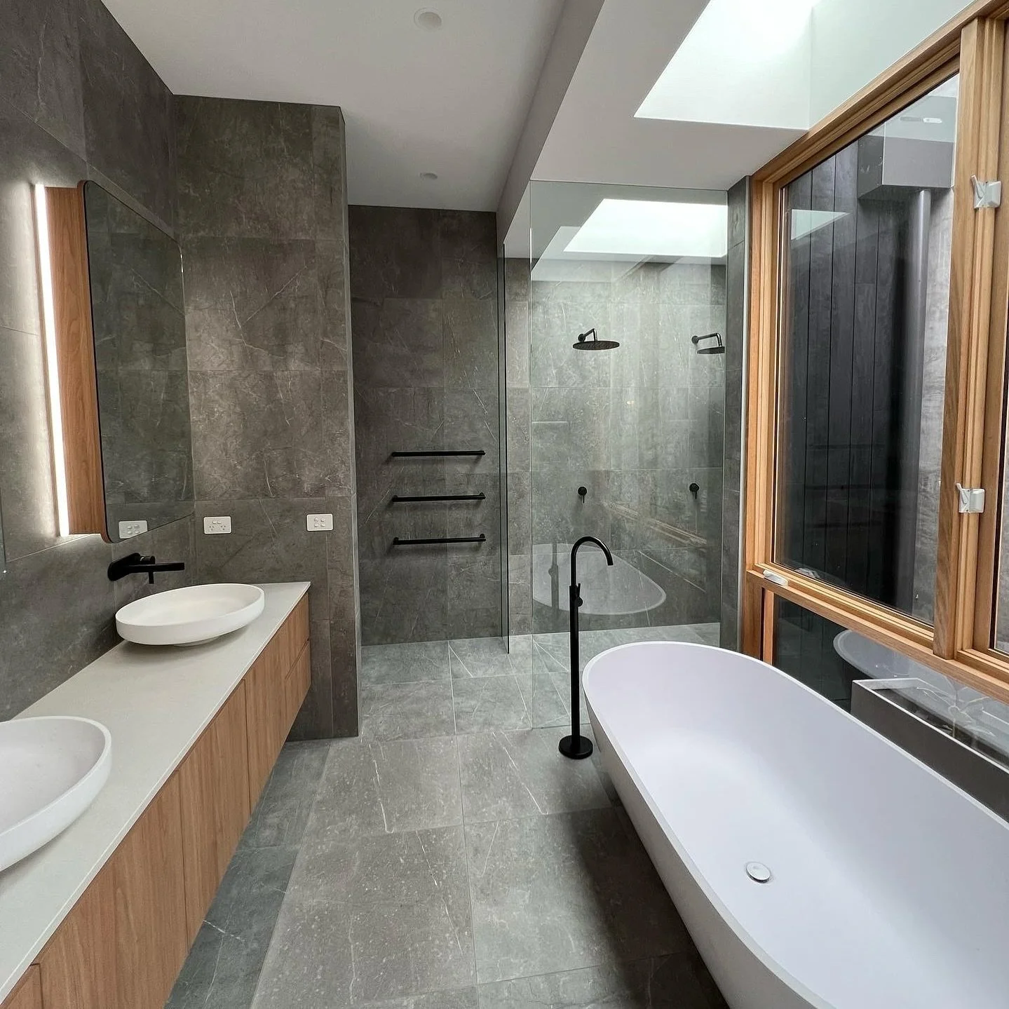 -NORTHCOTE-

#definitivebuilt #design #manage #build #melbourne #builder #customhomes #architecture #northcote