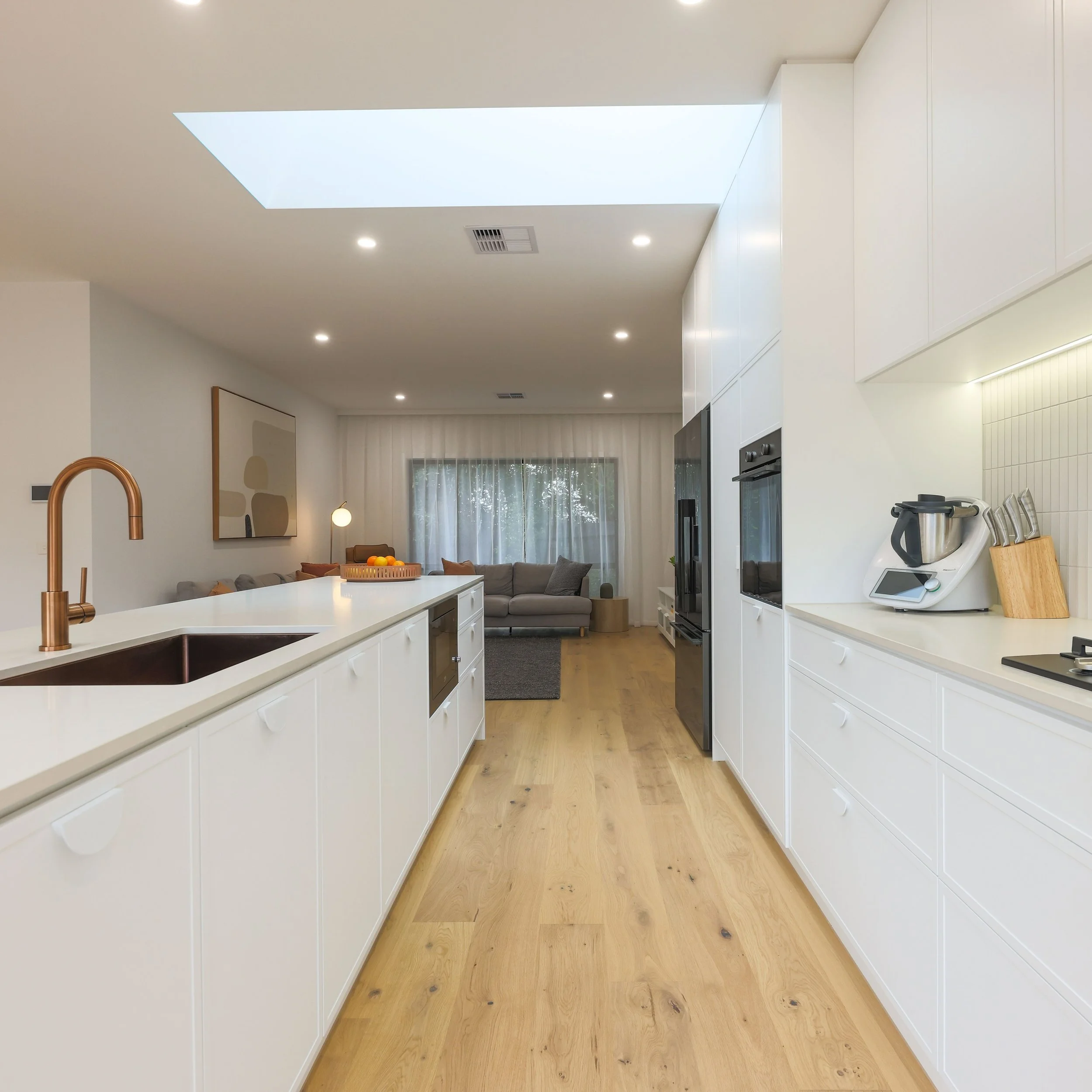 -DESIGN &amp; CONSTRUCT- 

#definitivebuilt #design #manage #build #melbourne #builder #customhomes #architecture #createyourdreamhome