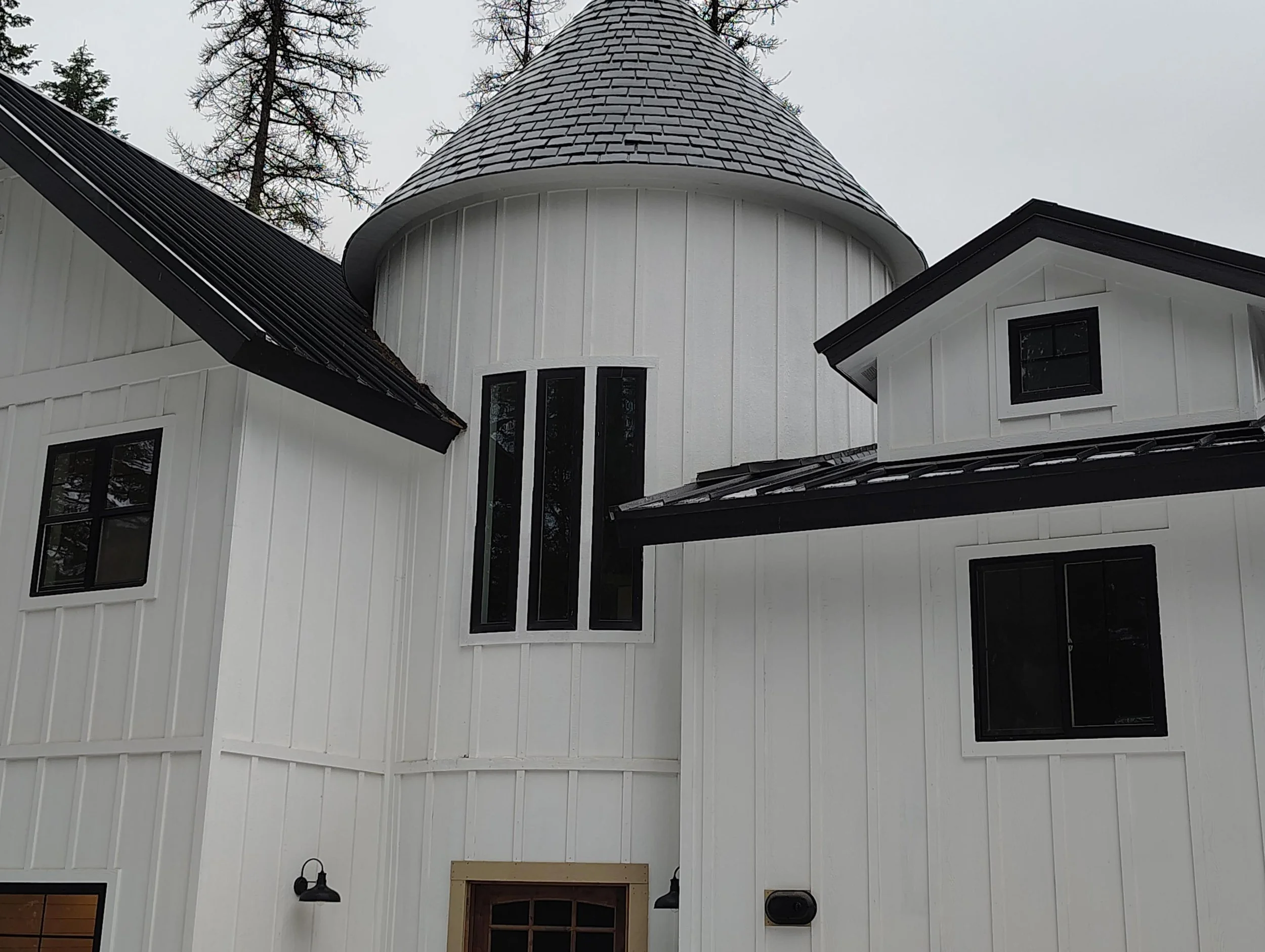 Modern farmhouse with round entry