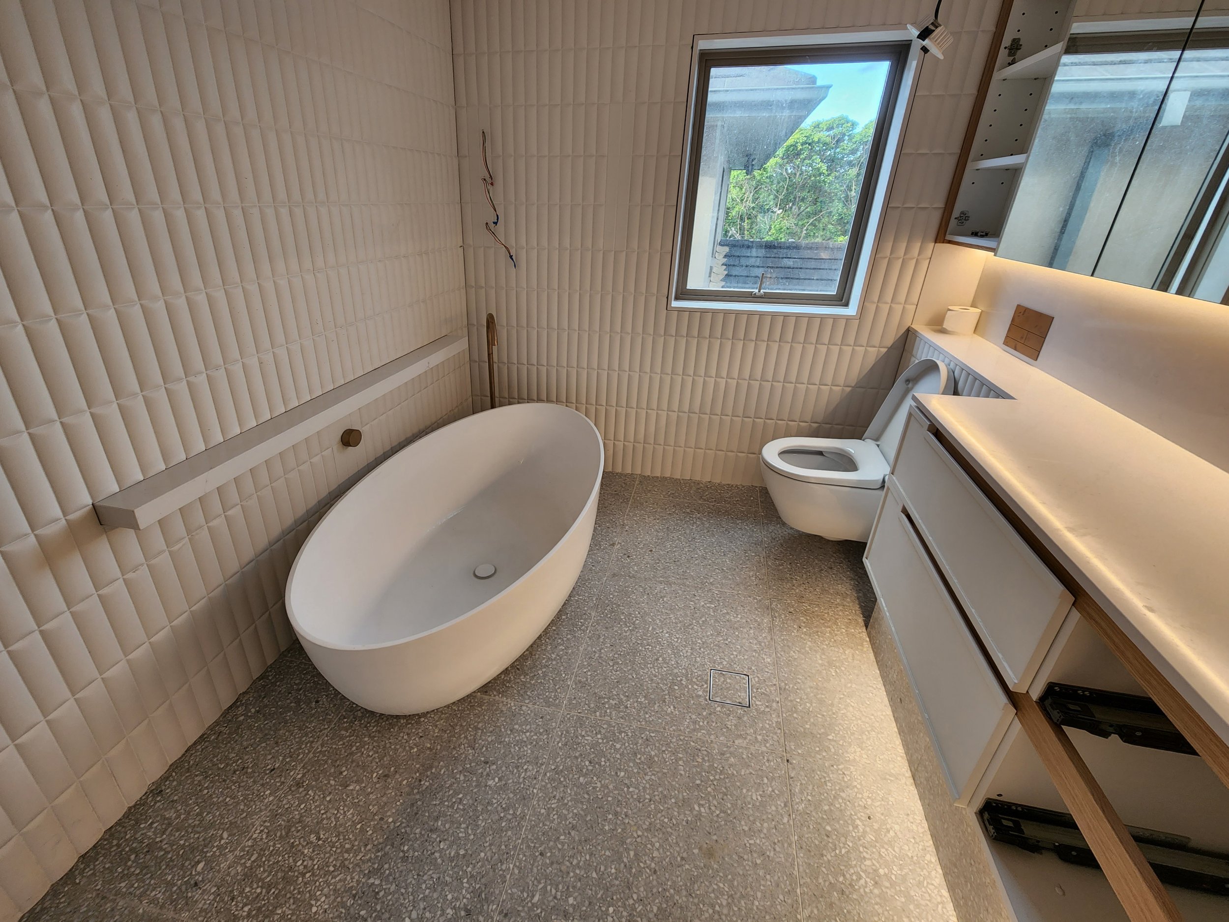 gracedc bath2.jpg