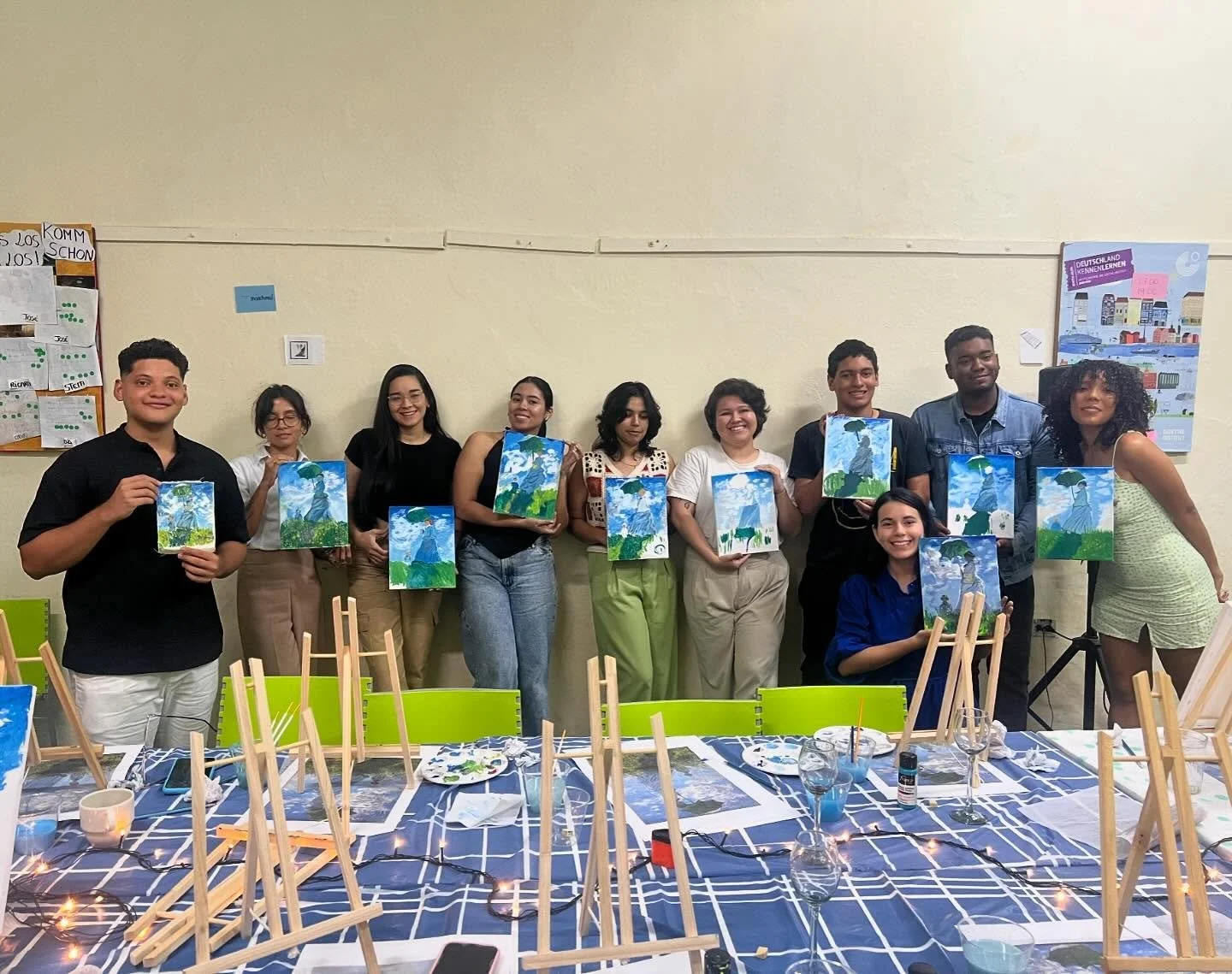 Otro maravilloso Taller de Pintura en la @casacolomboalemana 🌸🍃 &iexcl;Mil gracias por el espacio y a todos los que participaron por su energ&iacute;a y creatividad!
.
.
.
#artecartagenadeindias #pintura #tallerdepintura #impresionismo #pinturaacri