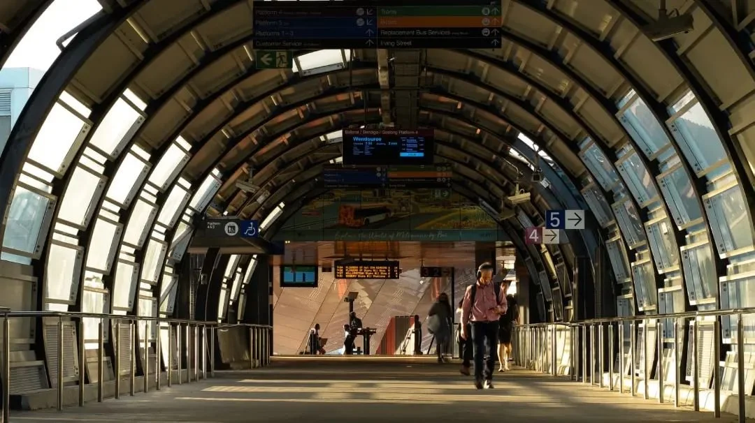 The last few touches of those warm non-winter rays are still amongst us. &hearts;️🤍💙

📸 A friend of a friend's 

#lovefootscray #footscray #loveyourlocalmari #loveyourlocal #diversity #lovethewest #waterside #artwork #footscraytraders #art #nightl