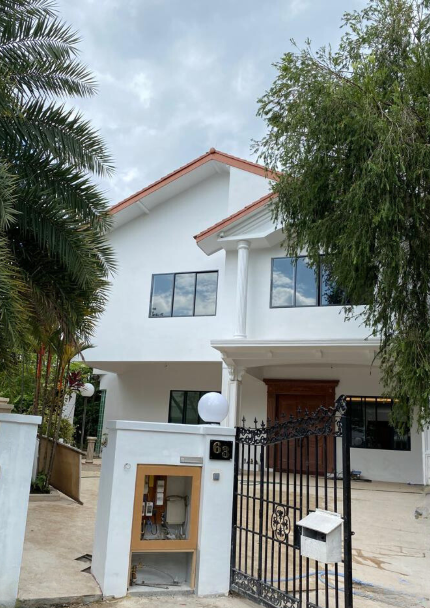 63 Shangri La Walk