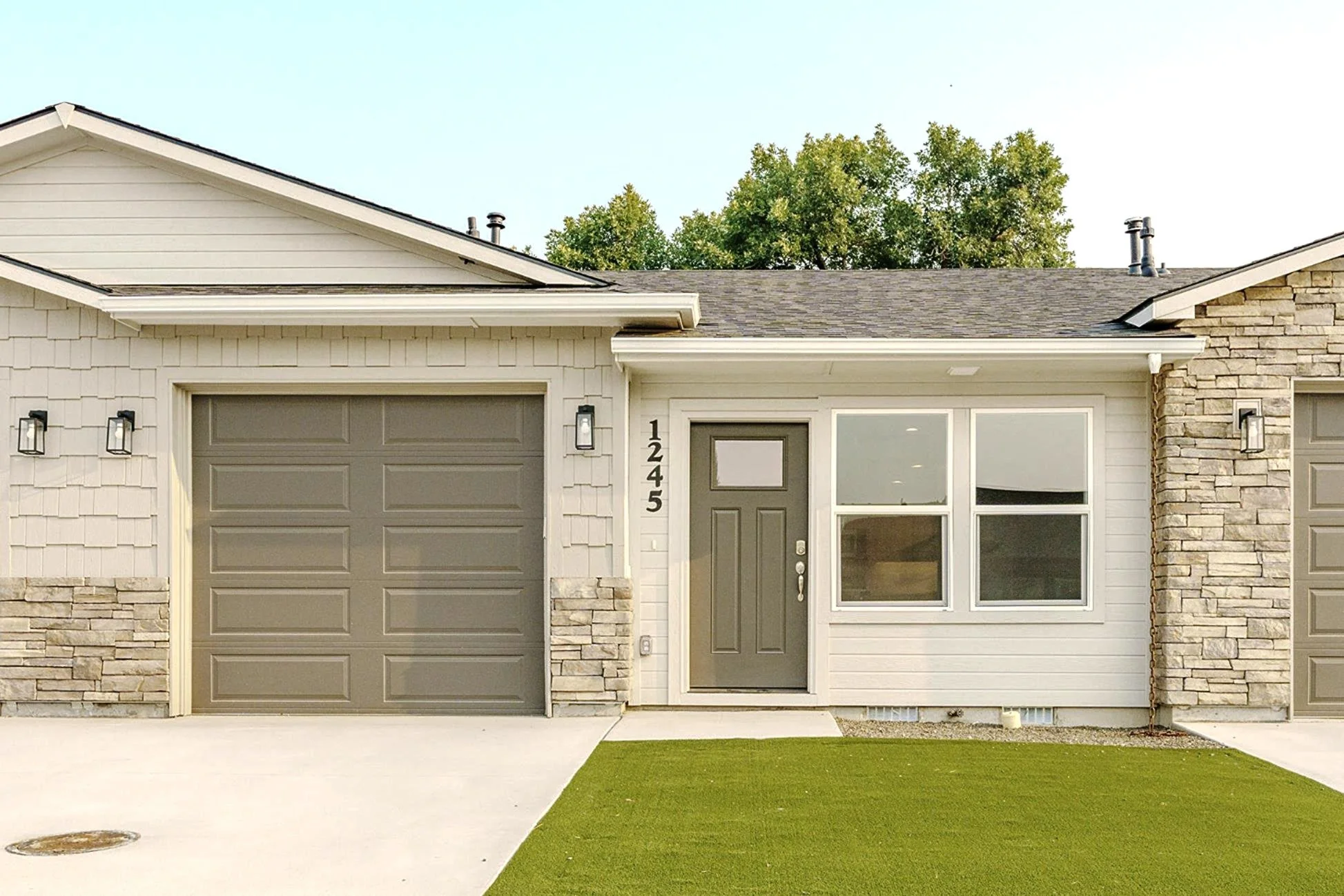 1245 Phillips Circle