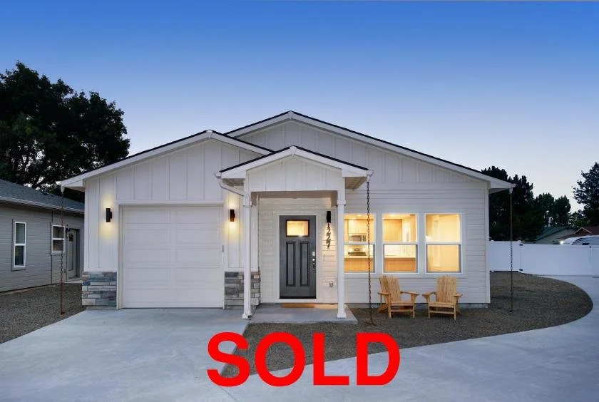 1227 Phillips Circle - SOLD
