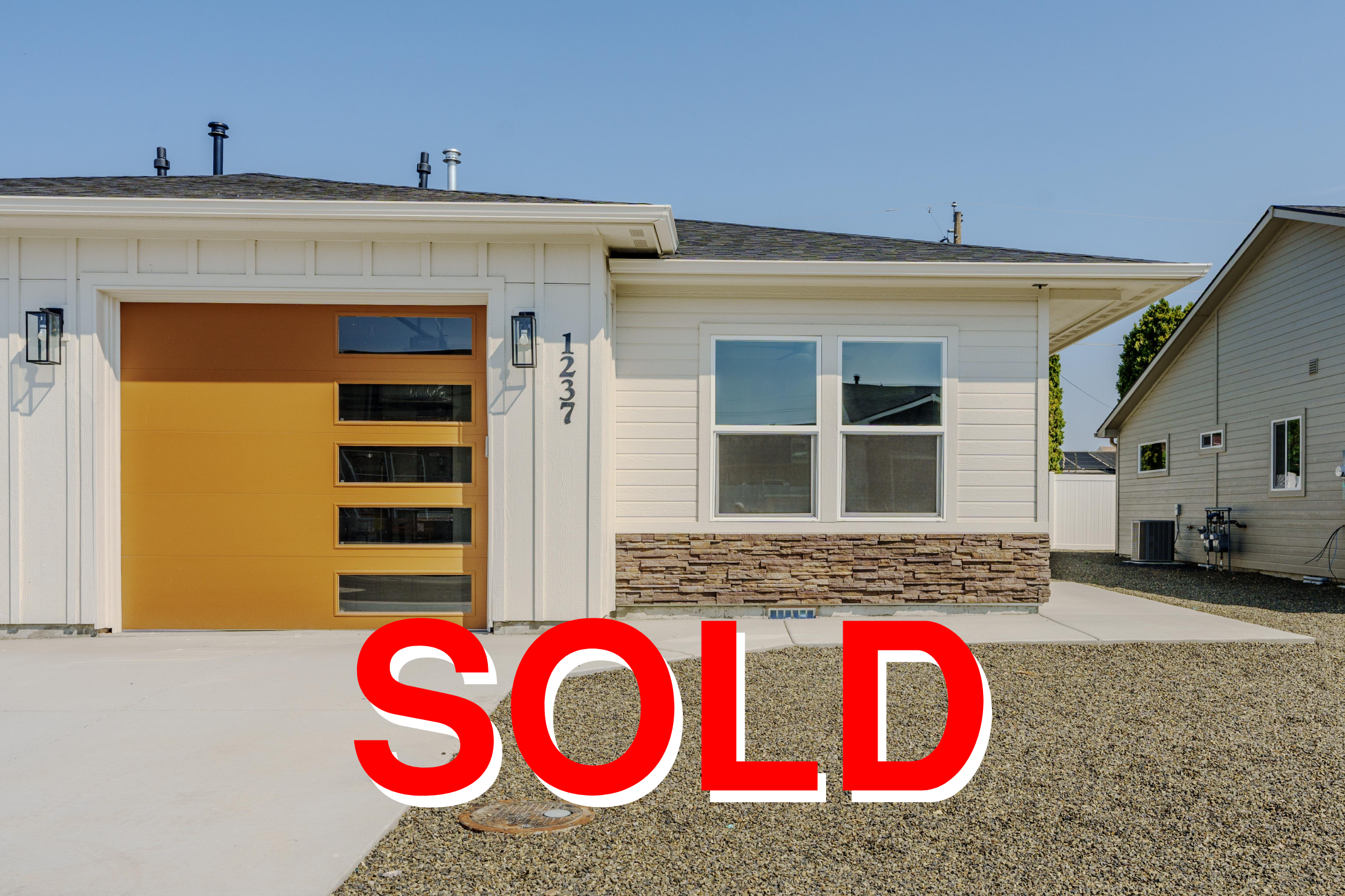 1237 Phillips Circle - SOLD