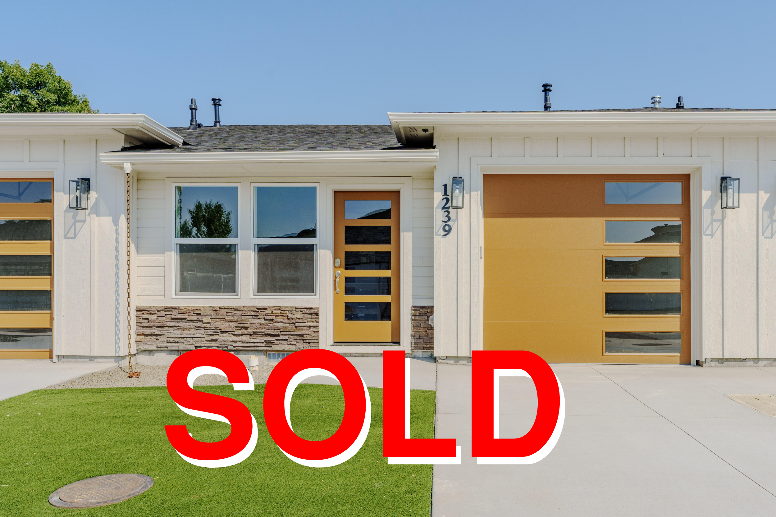 1239 Phillips Circle - SOLD