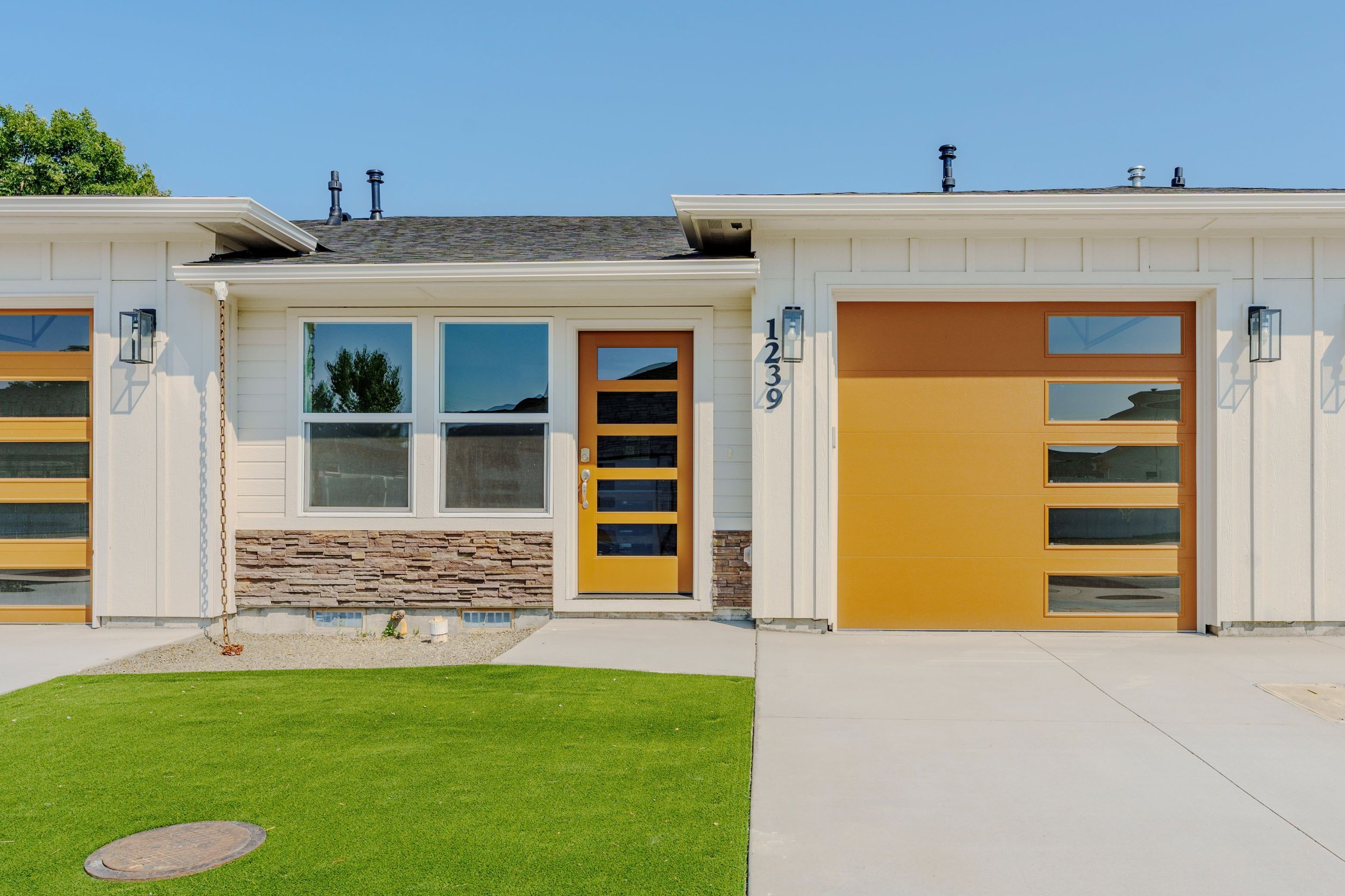 1239 Phillips Circle