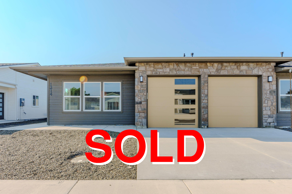 1214 Phillips Circle - SOLD