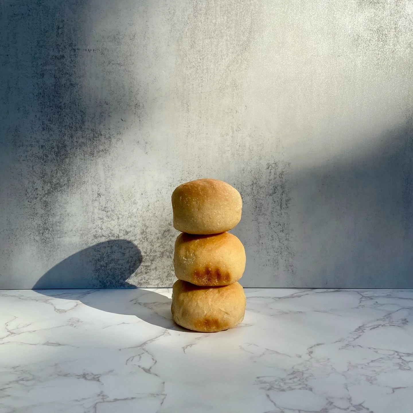 Sourdough dinner rolls - Soft inside, golden outside, and absolutely irresistible for your Thanksgiving table. #sourdough #bread #thanksgiving #thanksgivingdinner #homebaker