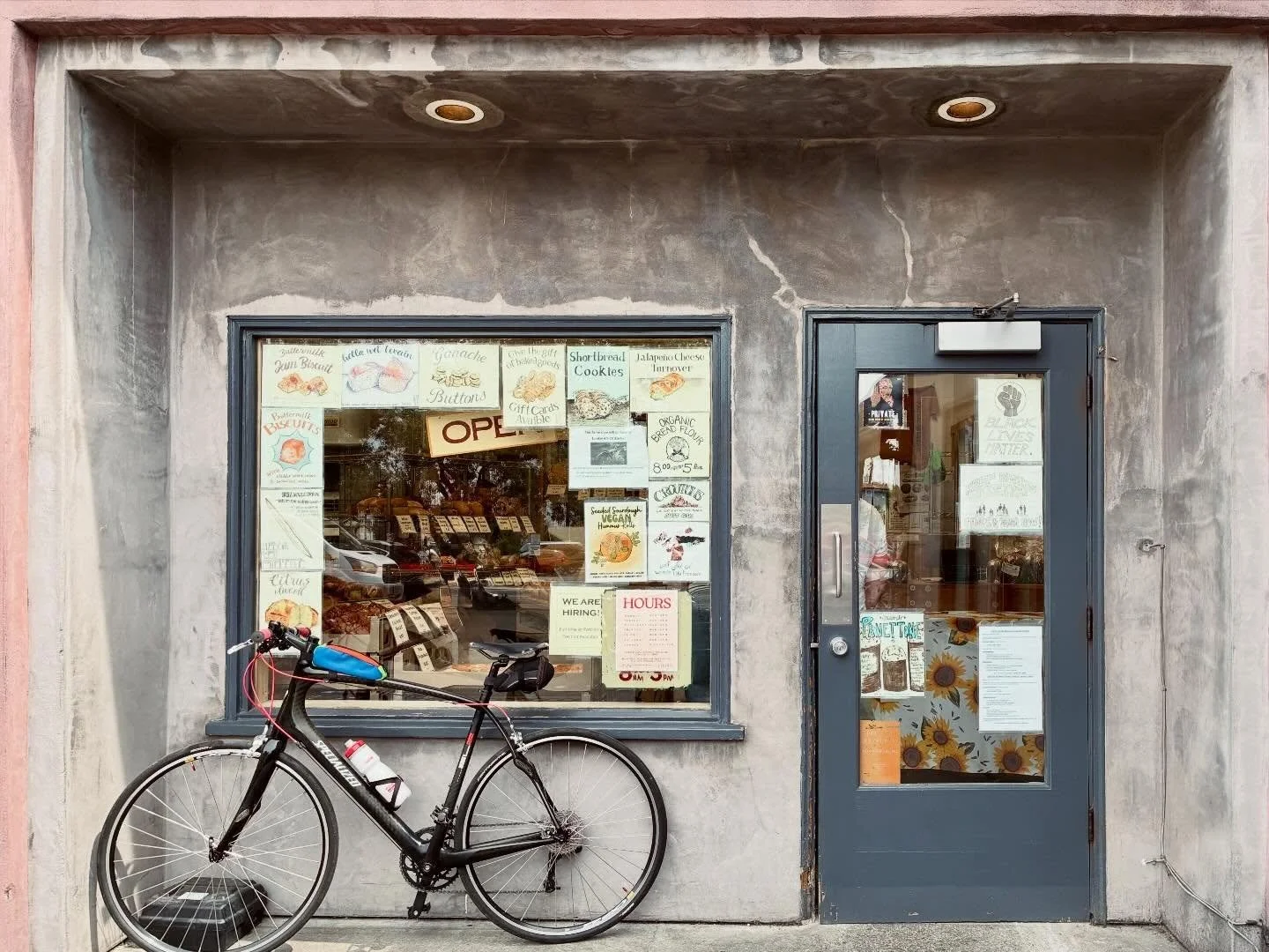 Acme Bread Company&rsquo;s Pain au Levain - The dark, caramelized crust had a sweet, nutty flavor, and the crumb was nicely tangy. Definitely on the sour side in a good way. The contrast between the crust and crumb made each bite really enjoyable. #a
