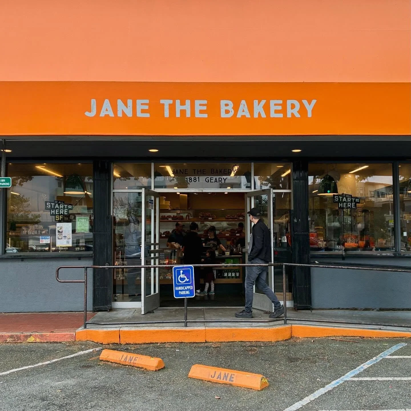 Country bread from @joseybakerbread, Sourdough bread and Walnut &amp; Fig bread from @janethebakery, Long sourdough from @boudinbakery