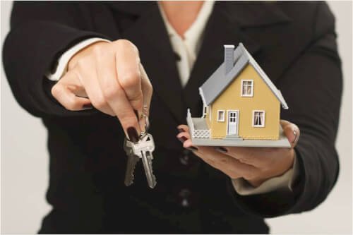 Reasons to keep in touch with your mortgage broker