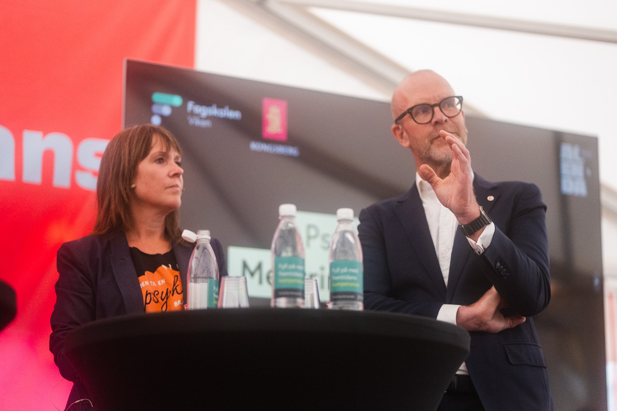 Vi deltar p&aring; @kongsbergagenda og lytter til Torhild Stimo fra @fontenehusnorge , Tori Mette Gausen, Arbeidsgiverlos NAV Vest-Viken og Lars Erik Lund fra @veidekke snakke om &quot;Psykisk Helse: Mestring i Arbeidslivet&quot; 

Ordstyrer @haugnes